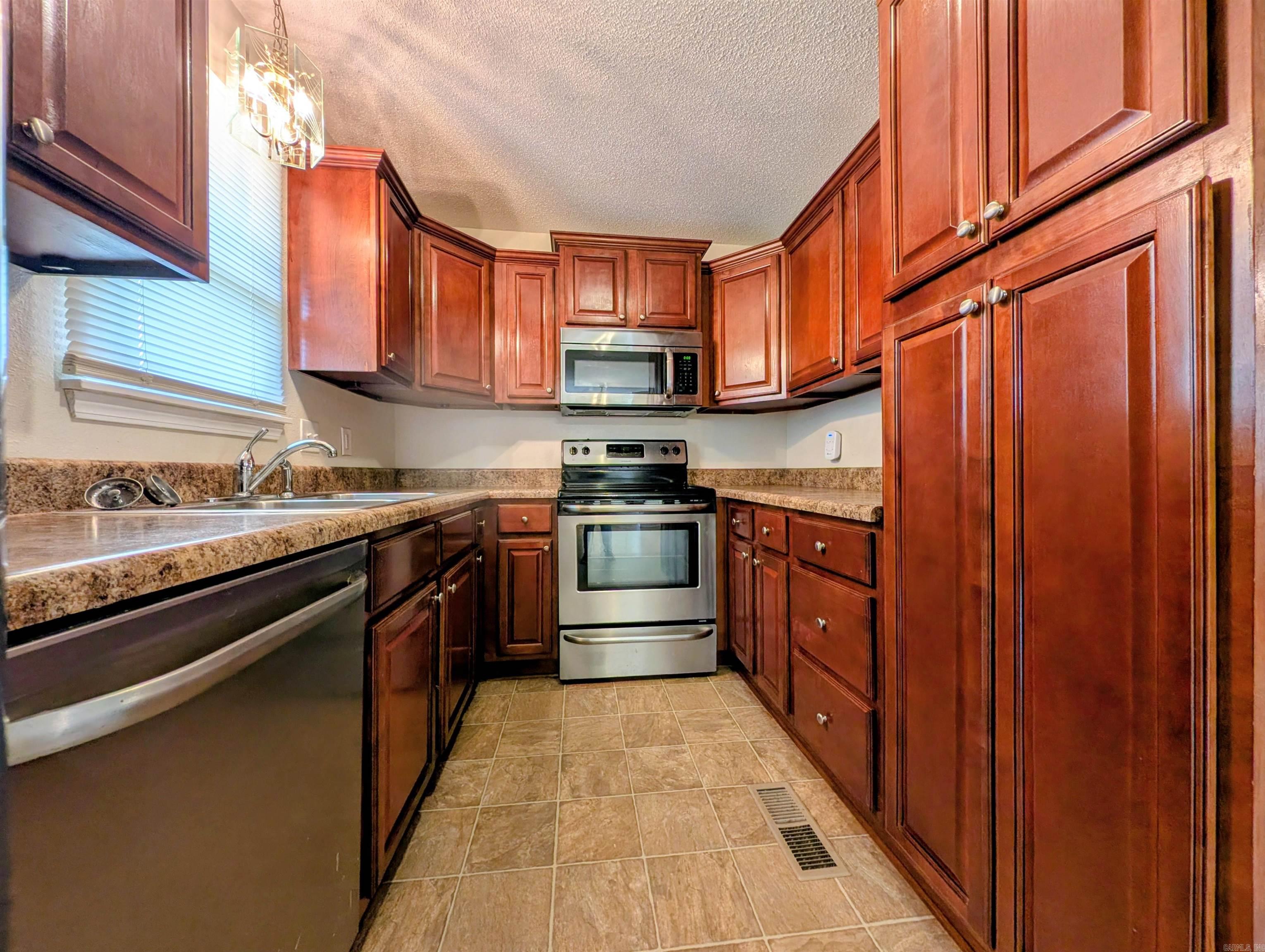 OPPELO ESTATES - Residential