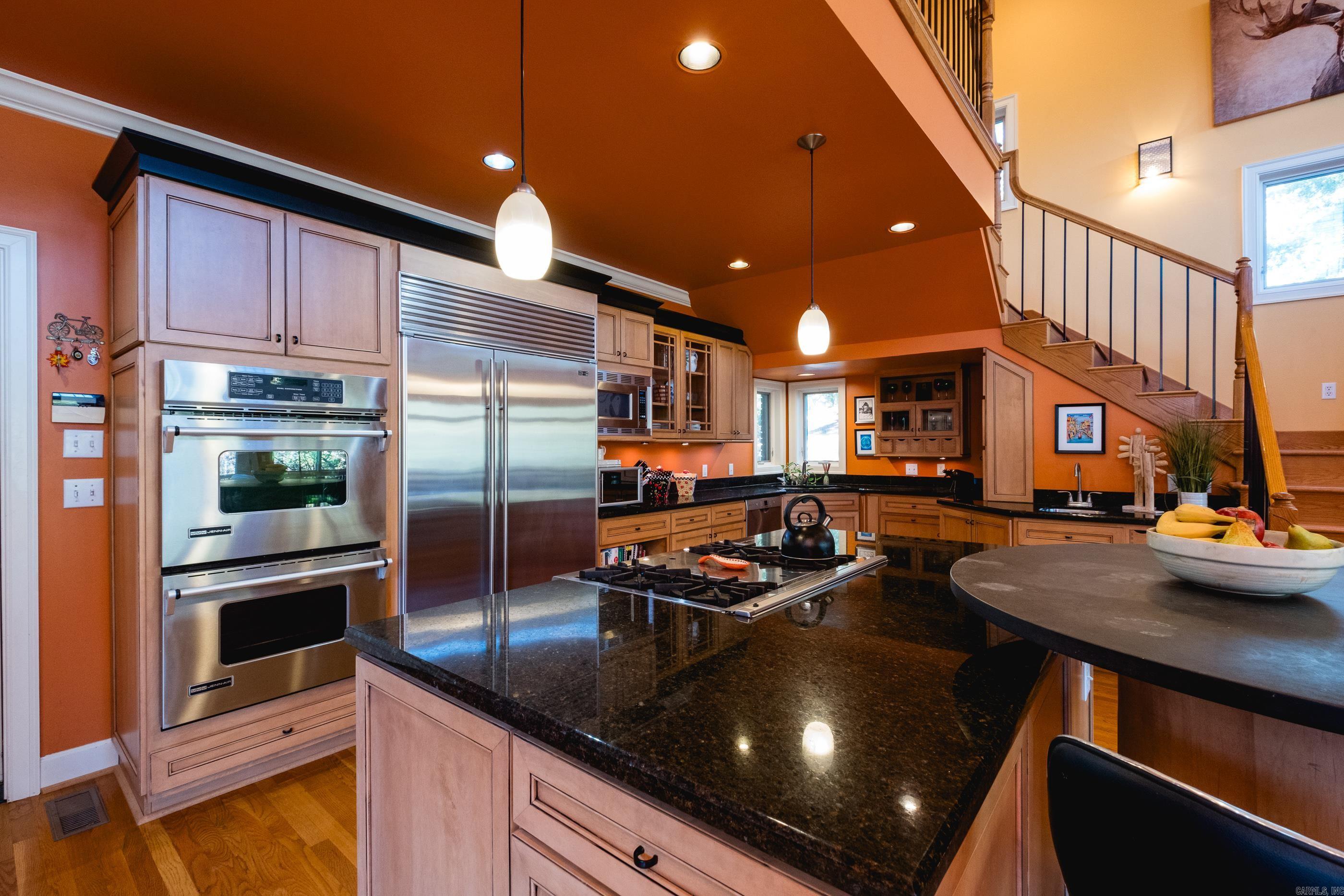 HILLCREST - Residential
