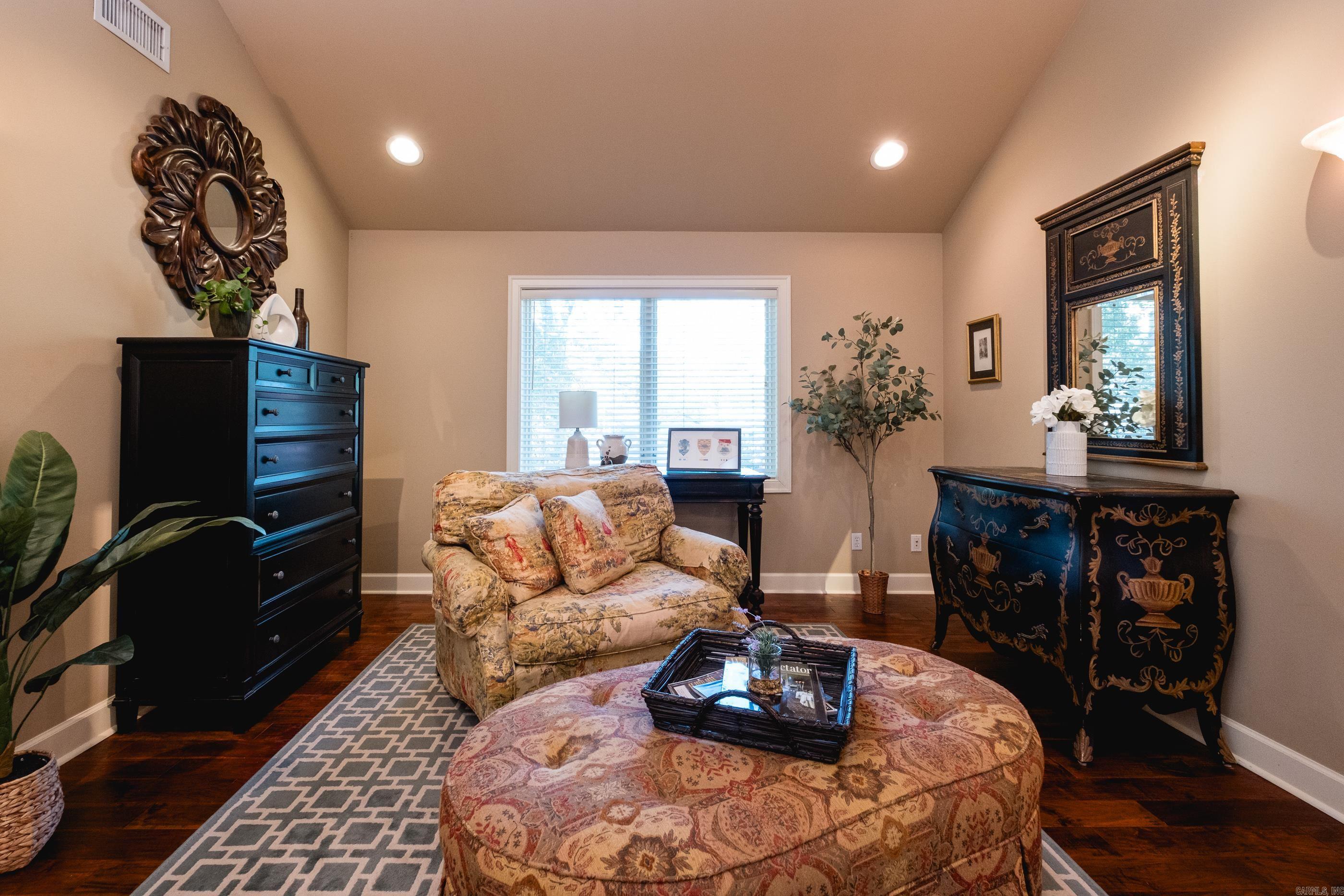 HILLCREST - Residential