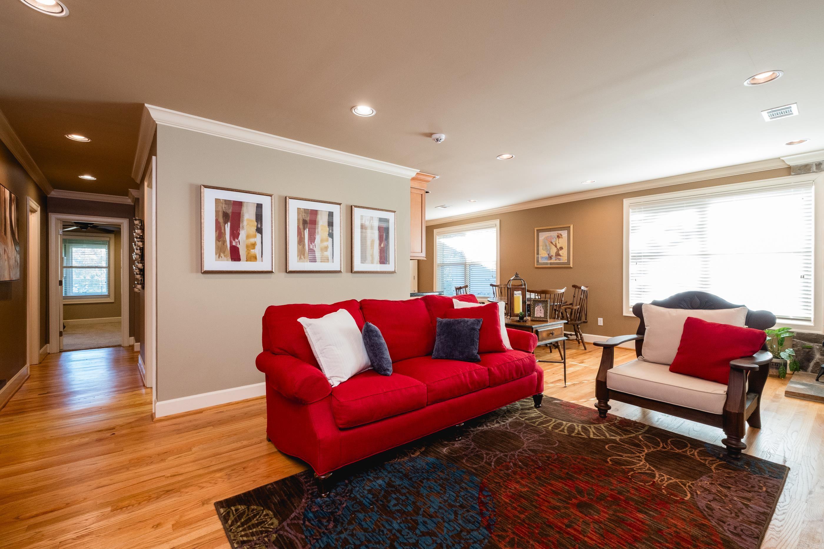 HILLCREST - Residential