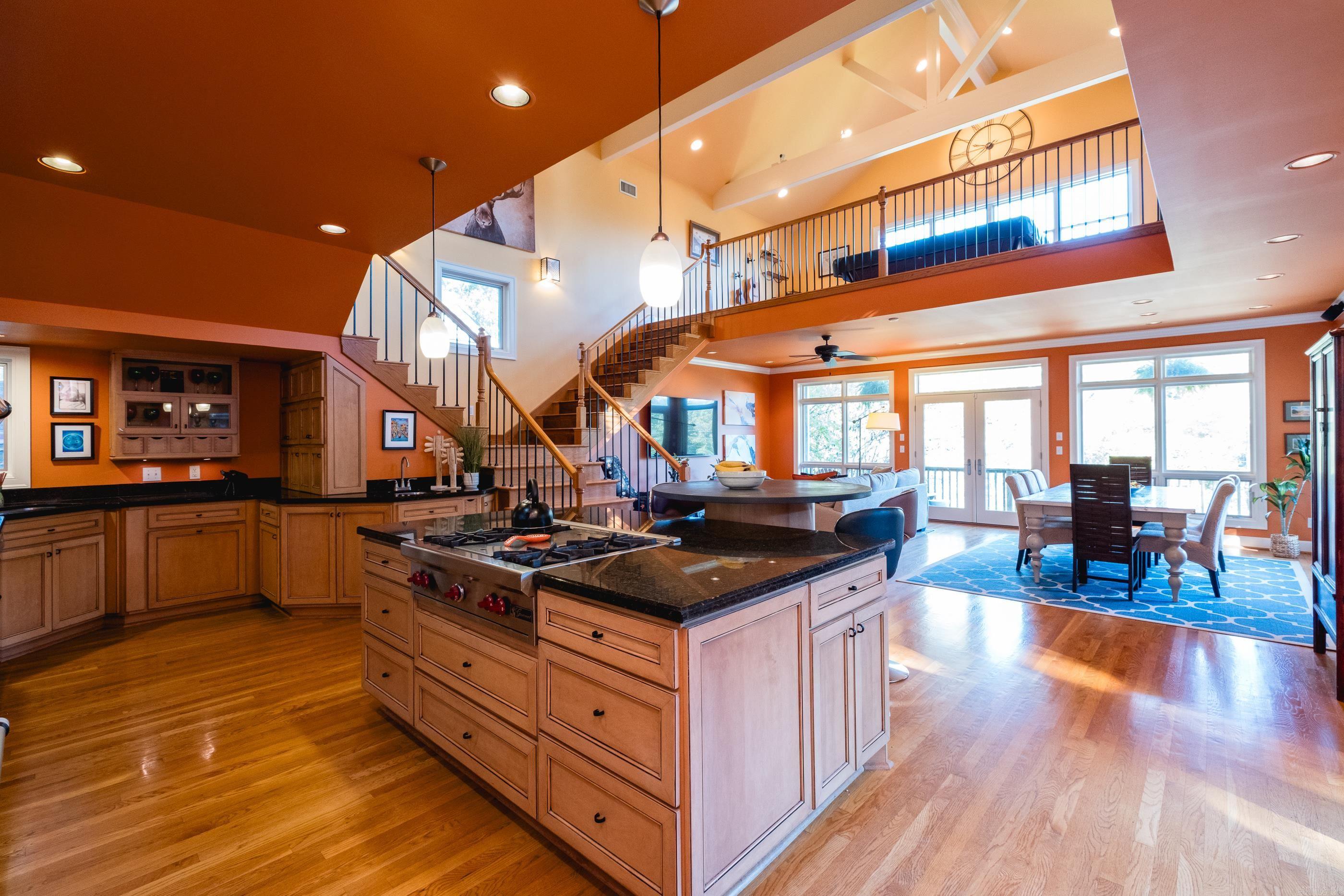 HILLCREST - Residential