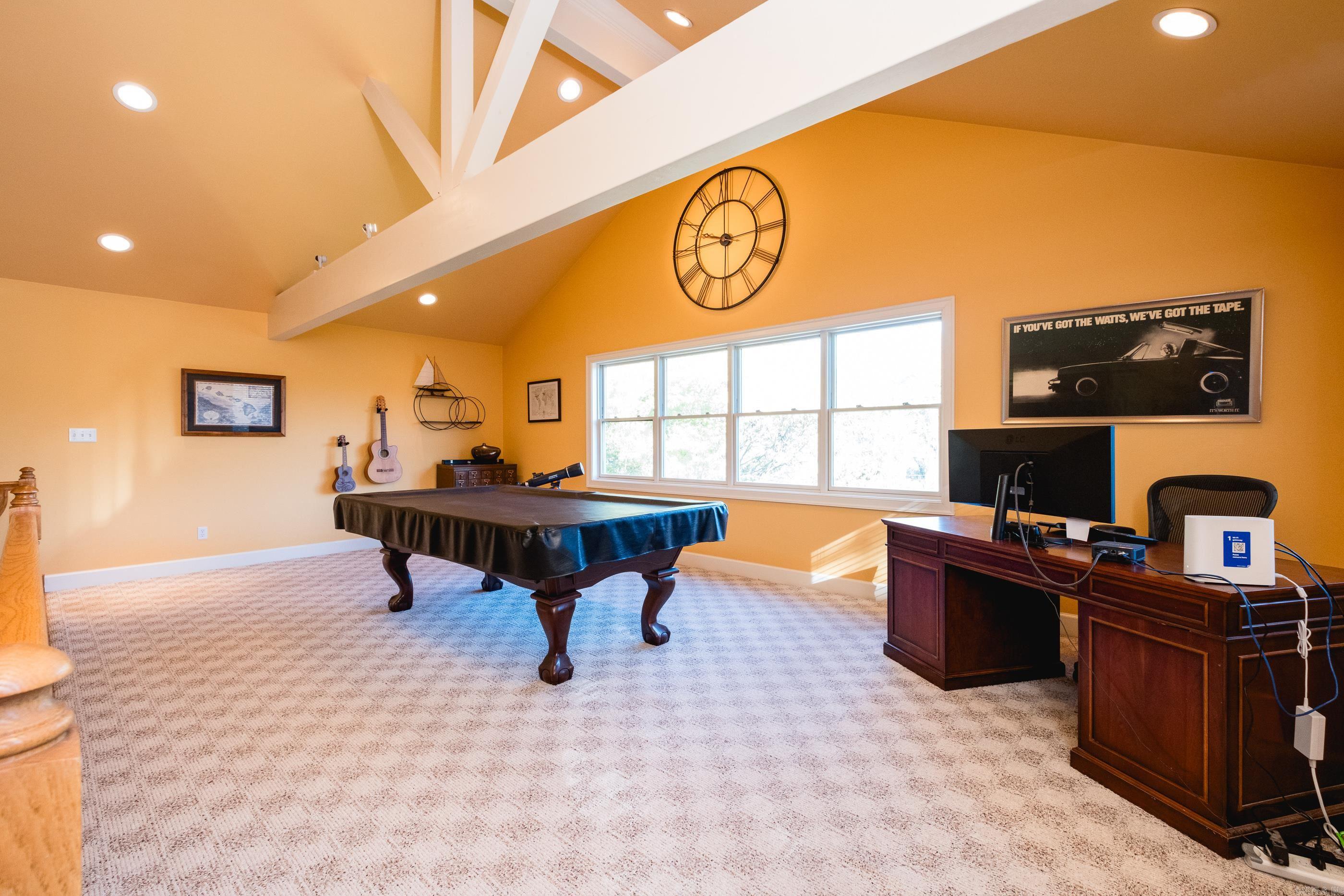 HILLCREST - Residential