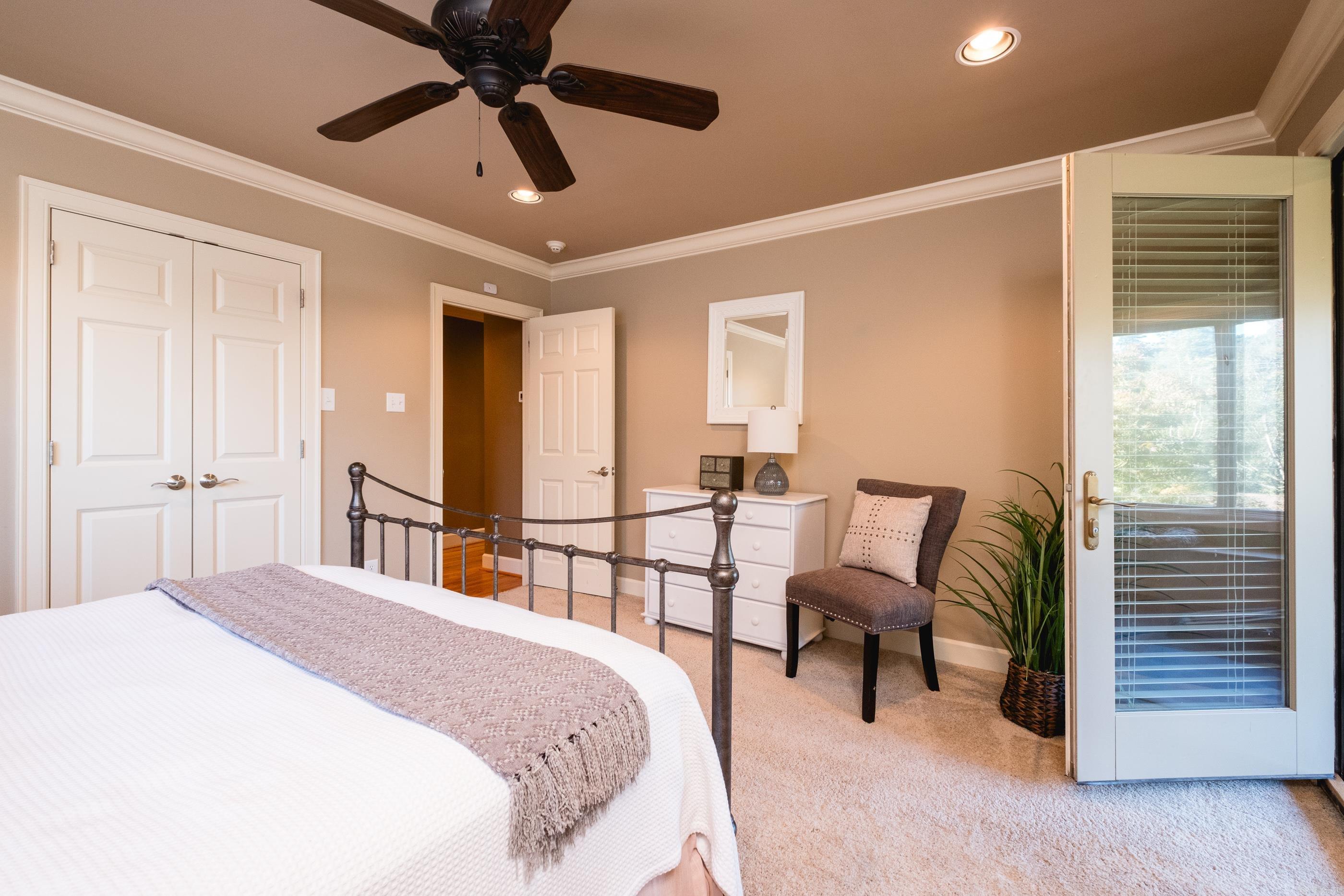 HILLCREST - Residential