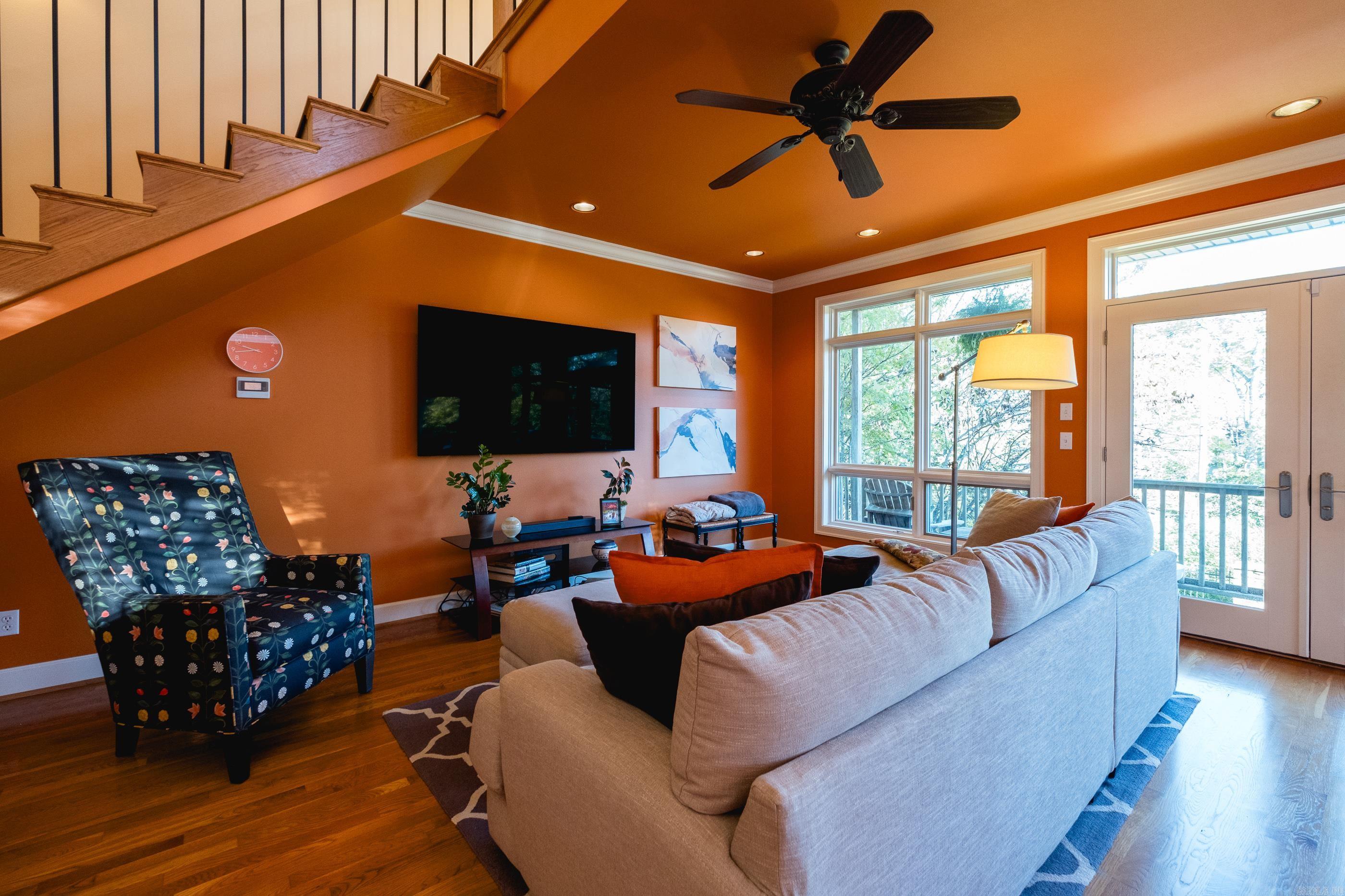 HILLCREST - Residential