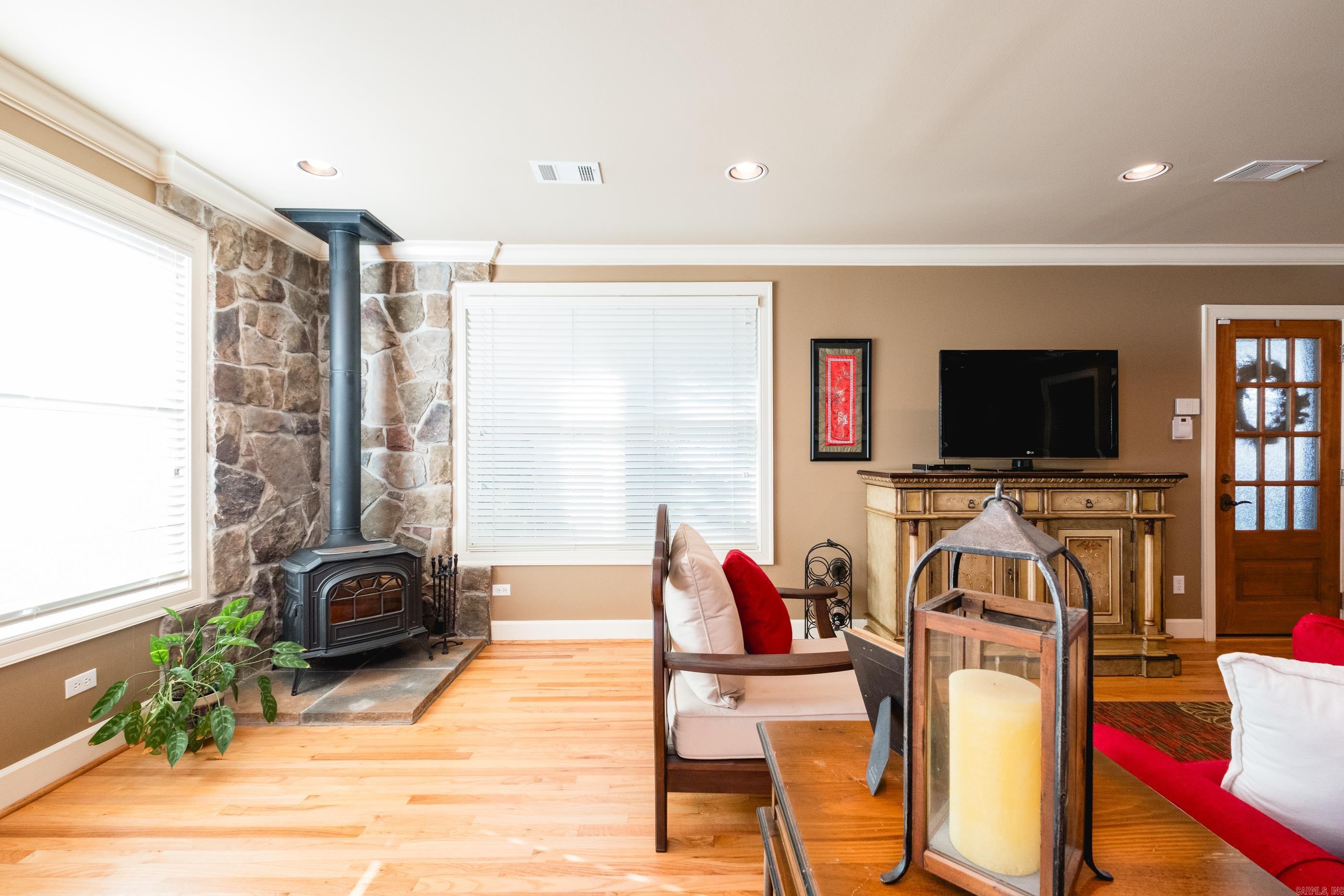HILLCREST - Residential