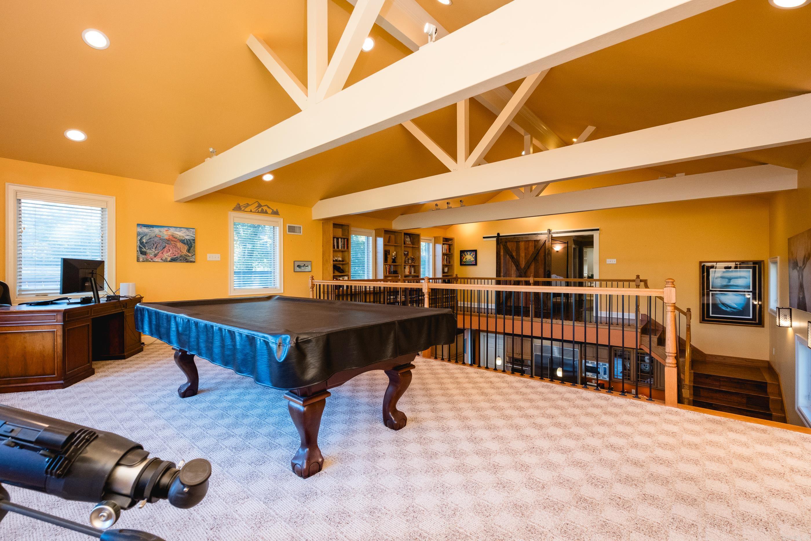 HILLCREST - Residential