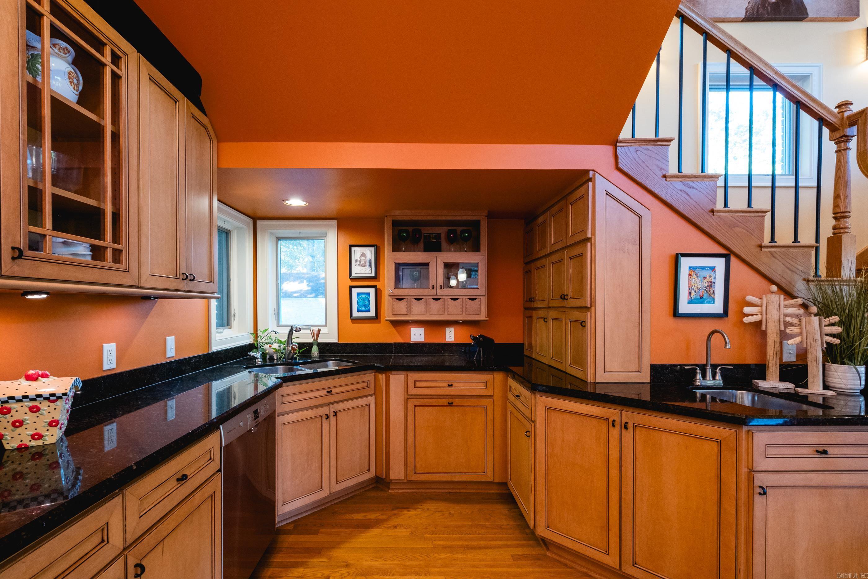 HILLCREST - Residential