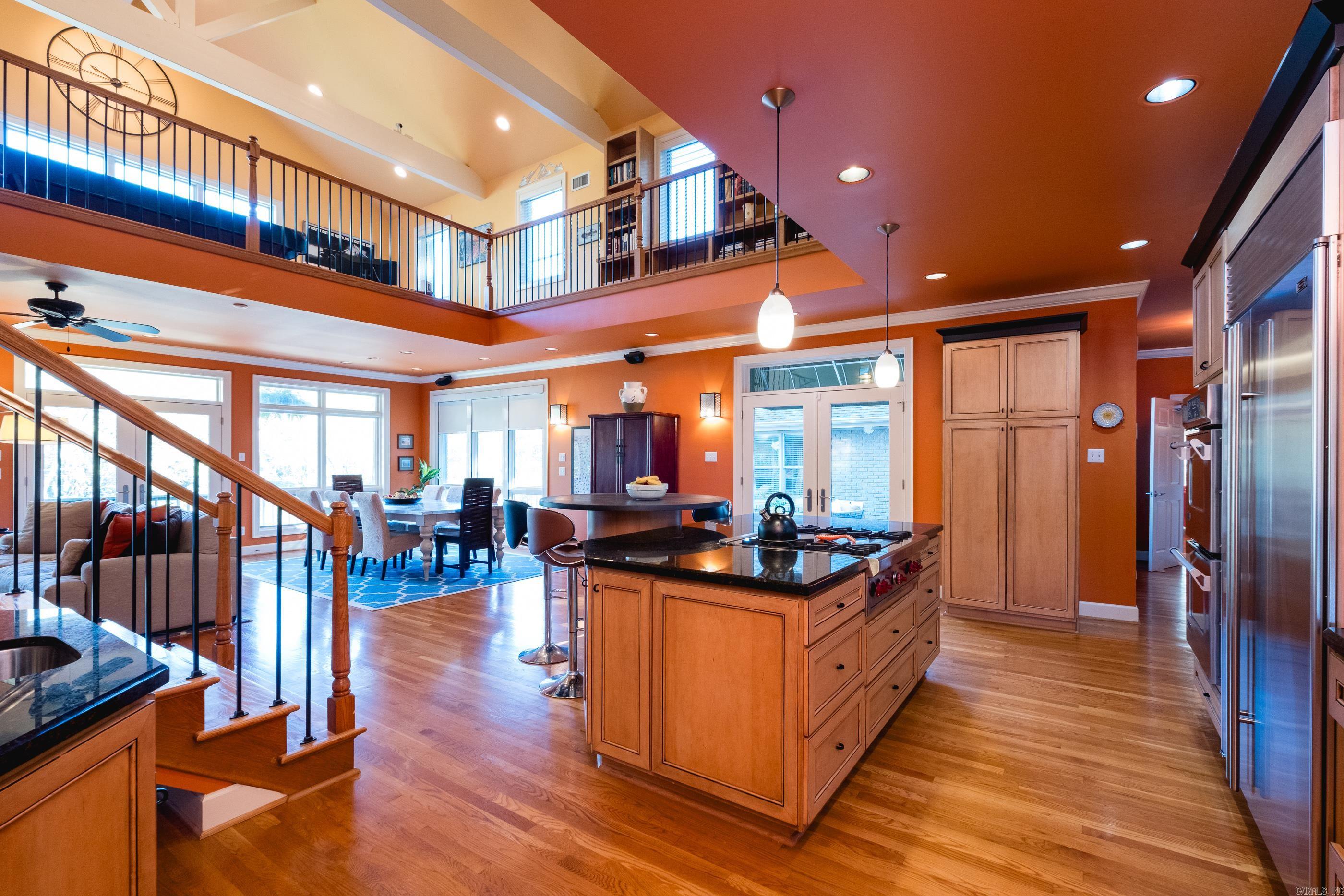 HILLCREST - Residential