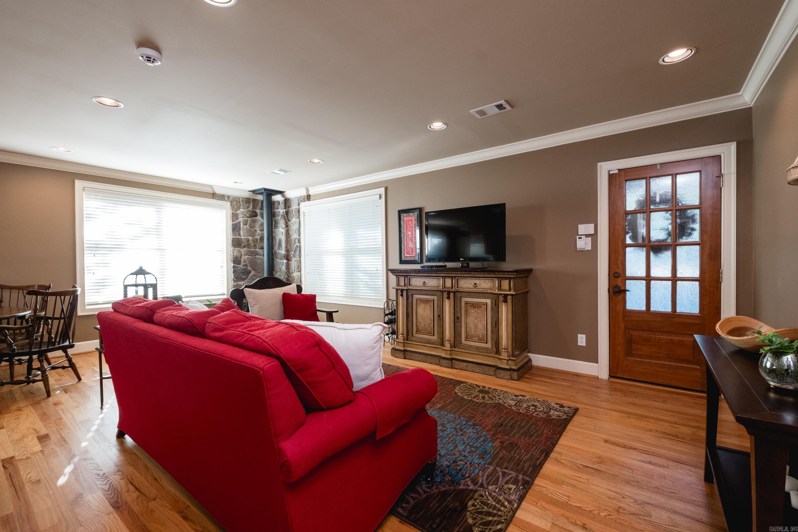 HILLCREST - Residential