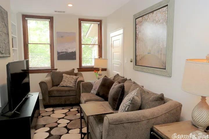 Pulaski Heights - Residential Income