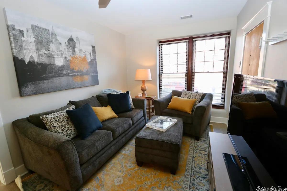 Pulaski Heights - Residential Income