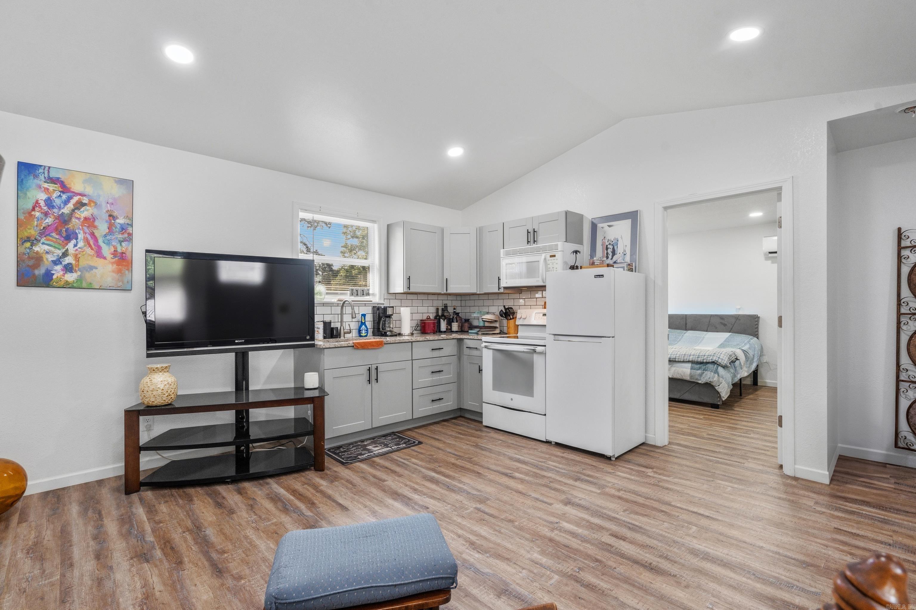HAMILTON CREST - Residential