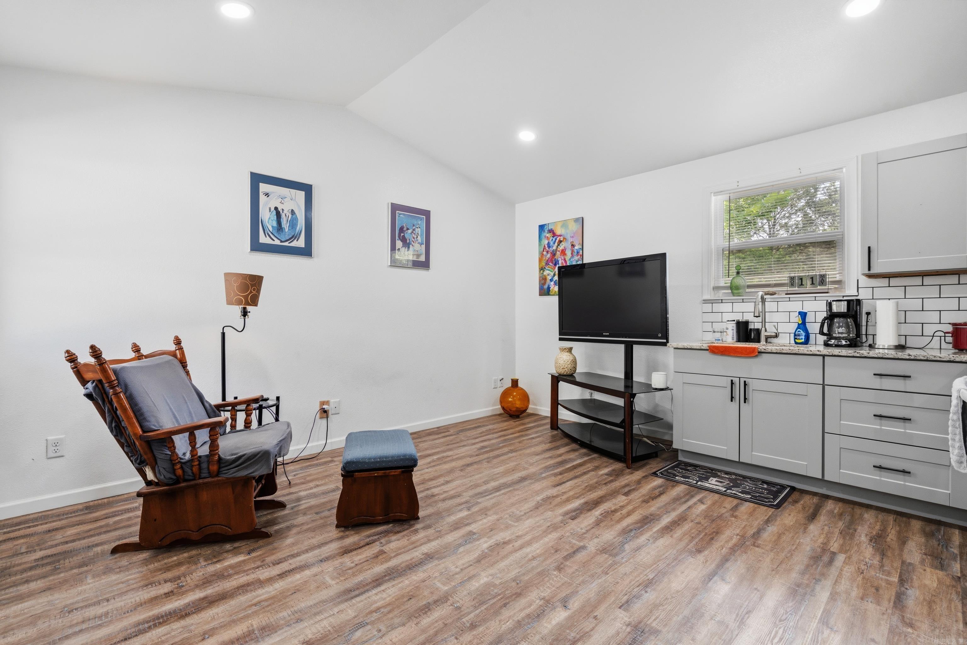 HAMILTON CREST - Residential