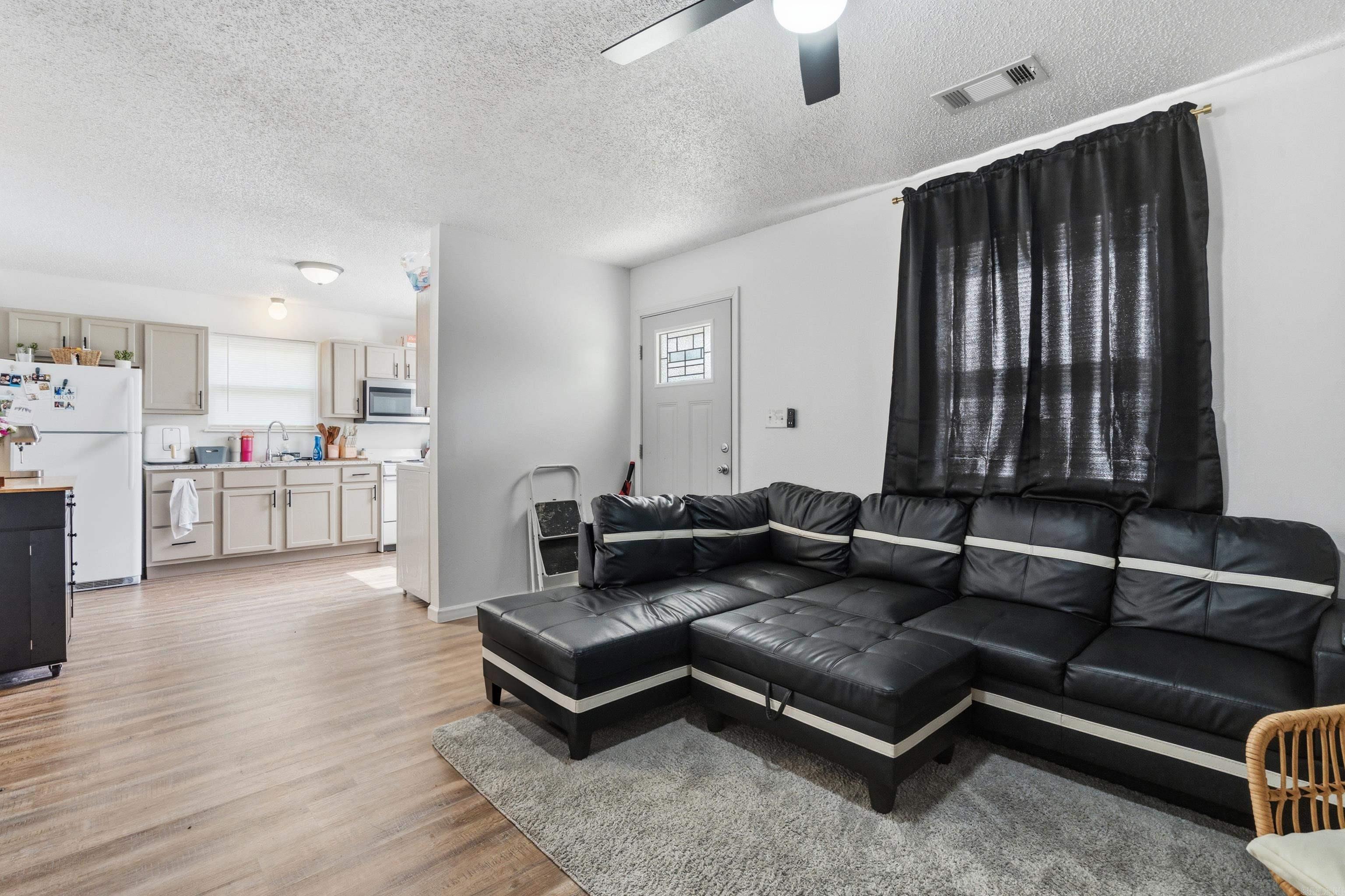 HAMILTON CREST - Residential