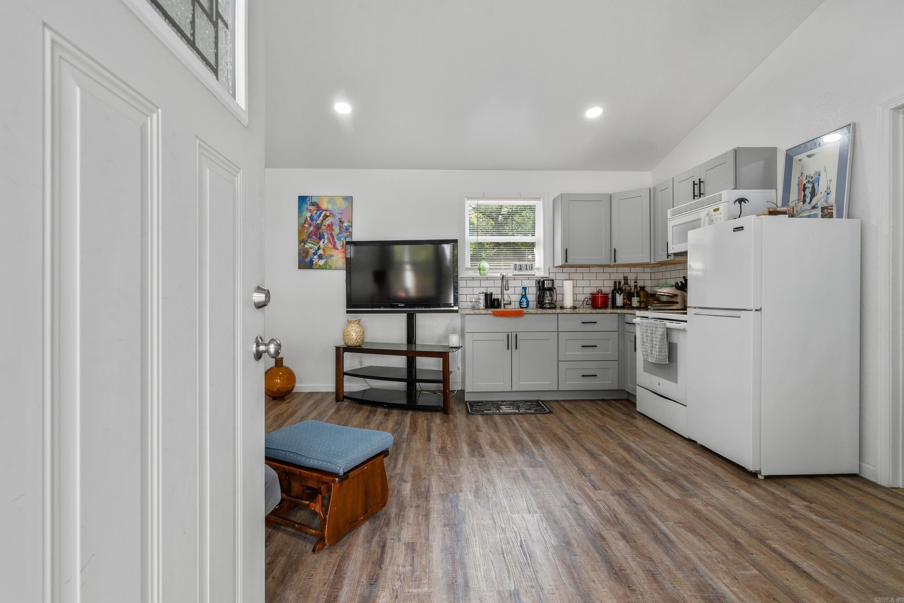 HAMILTON CREST - Residential