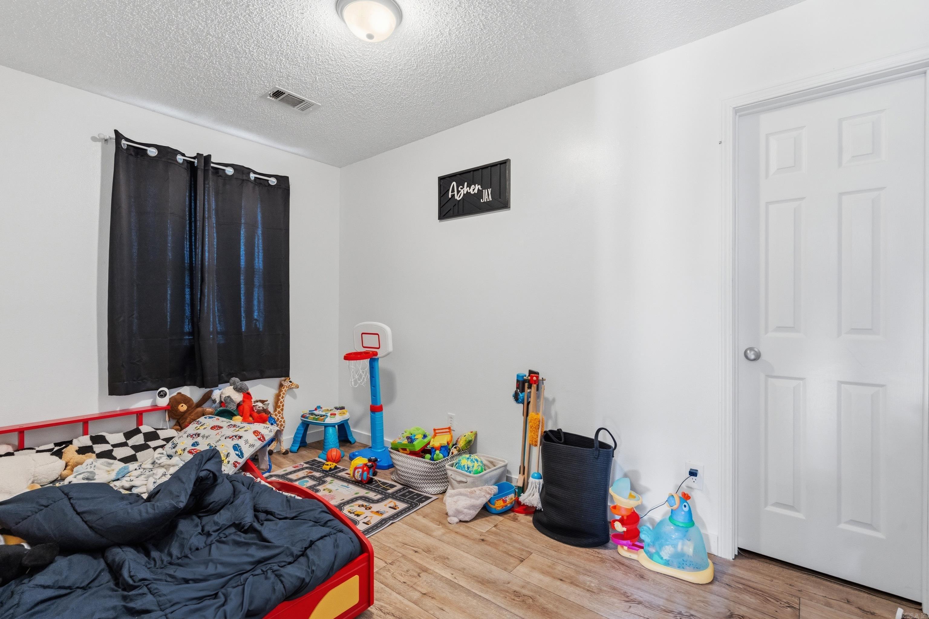 HAMILTON CREST - Residential