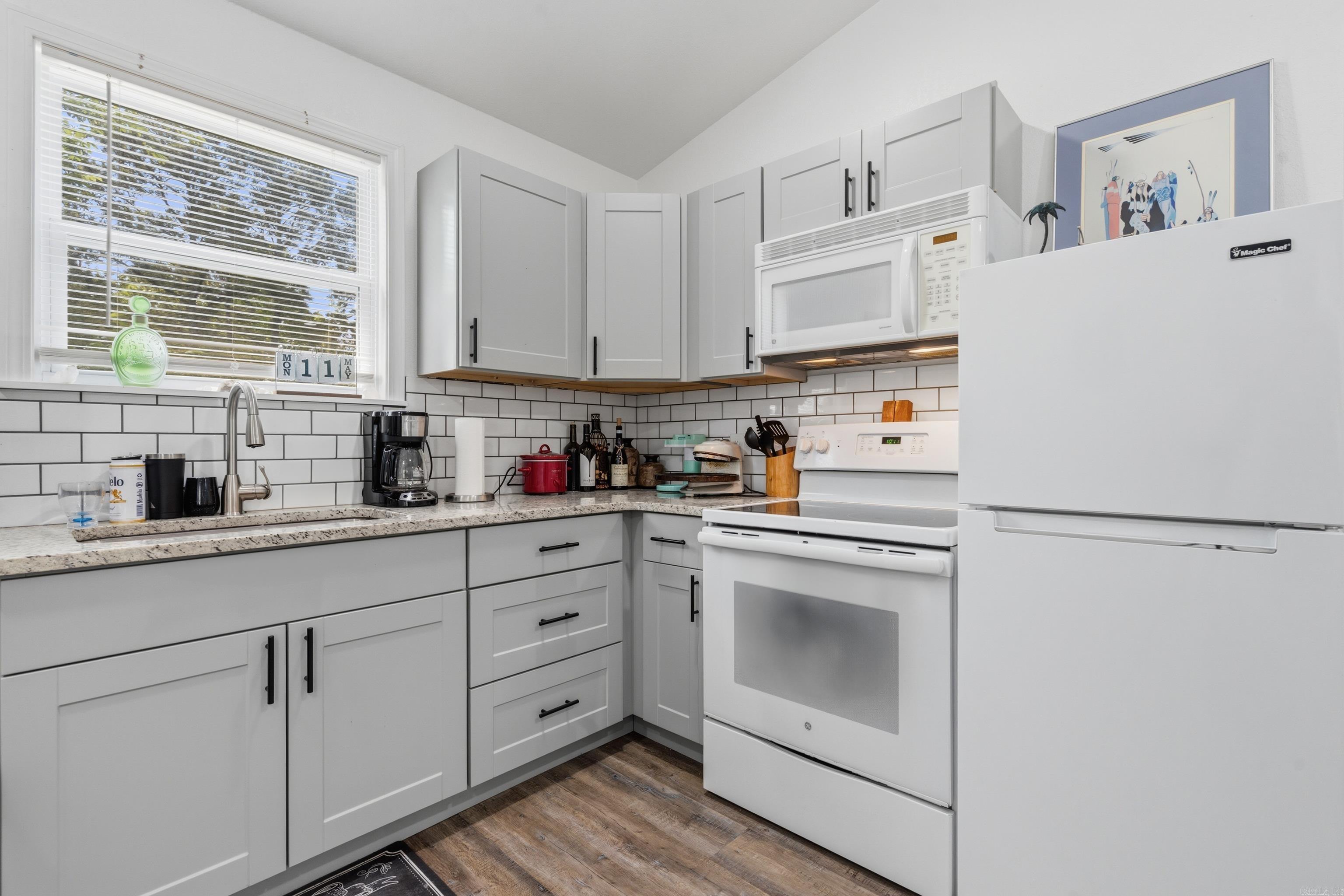 HAMILTON CREST - Residential