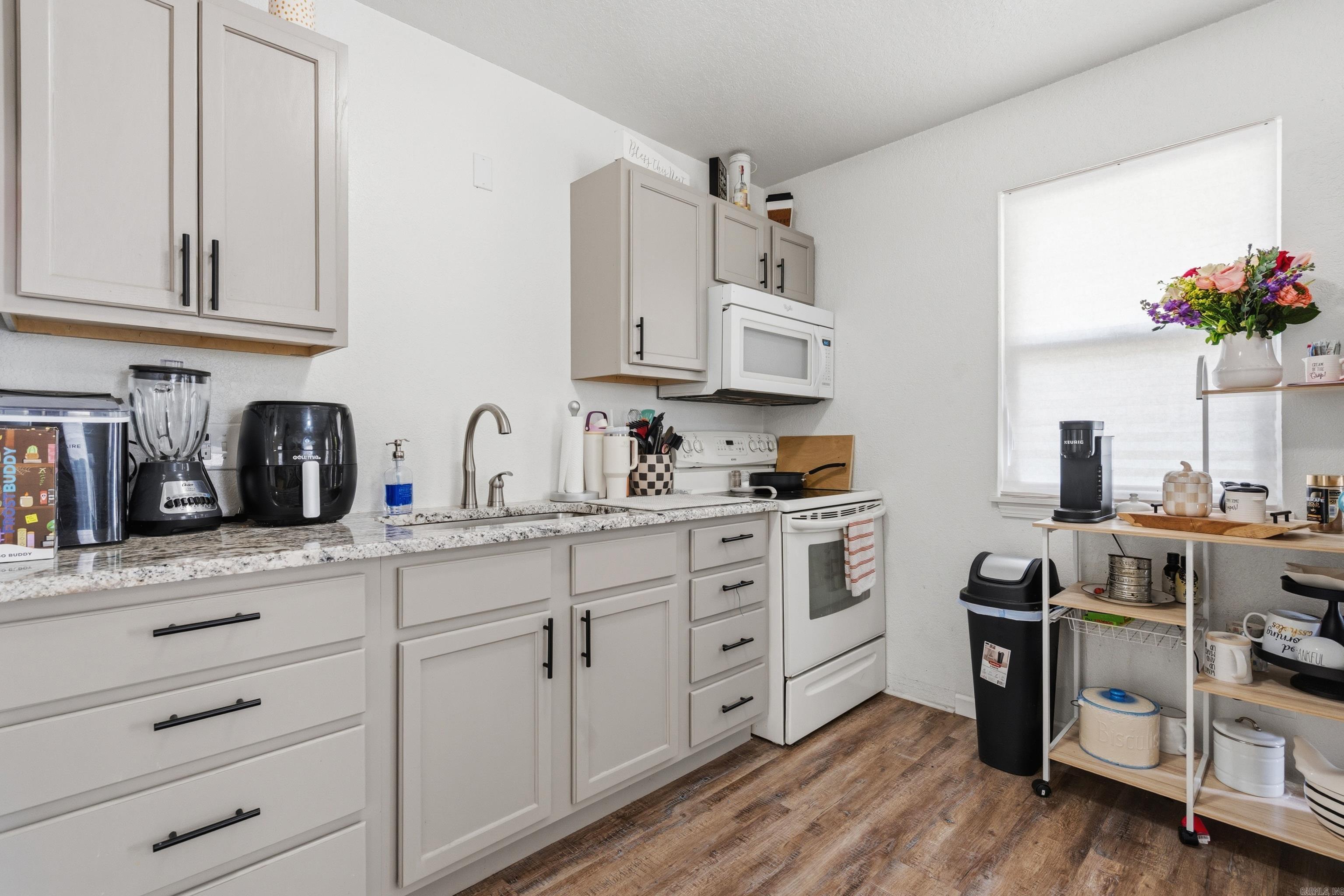 HAMILTON CREST - Residential