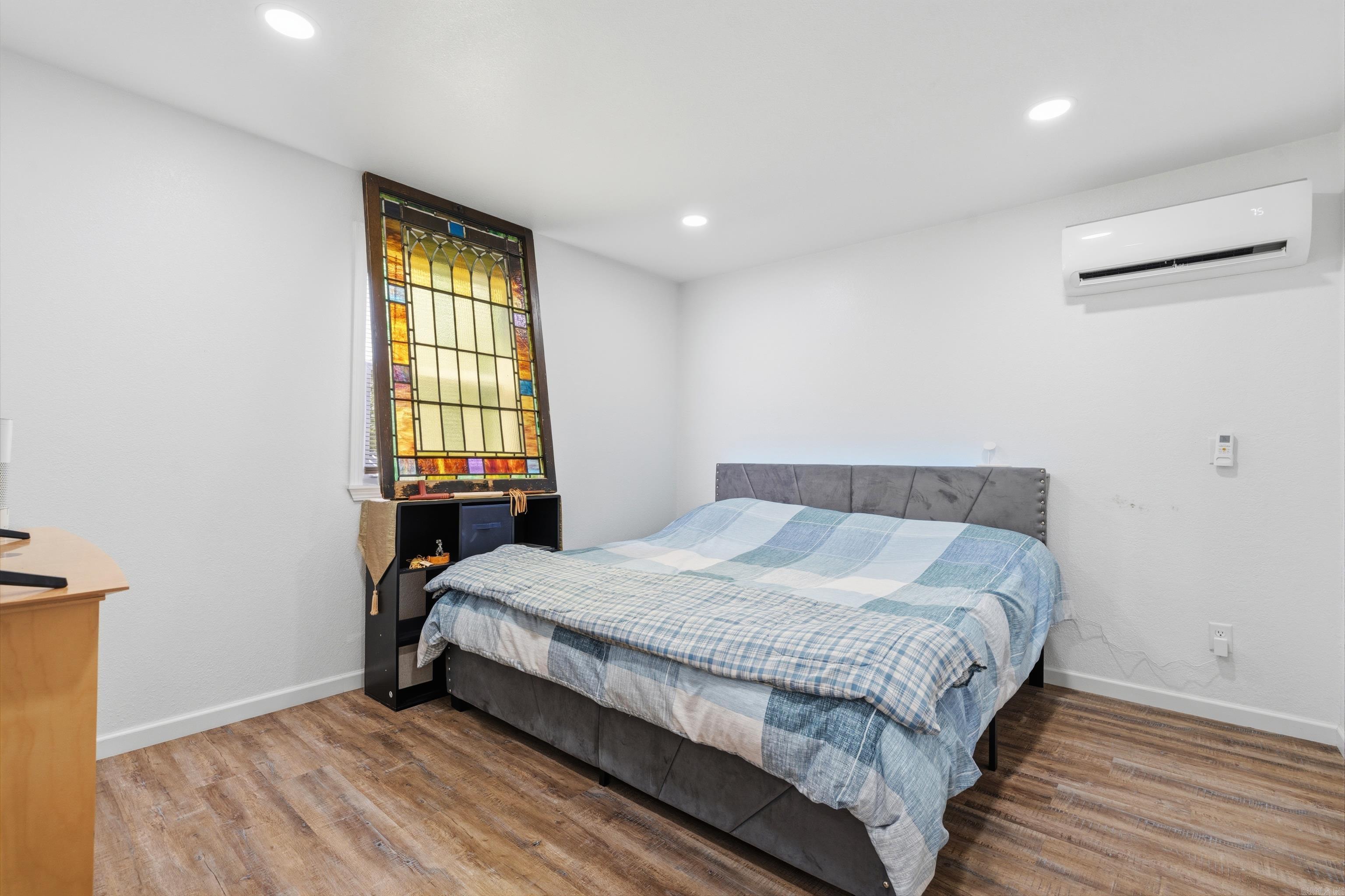 HAMILTON CREST - Residential