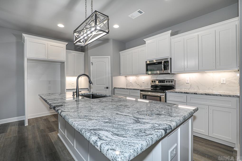 OLDE SALEM TOWNSHIP - Residential