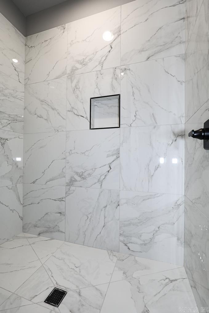 OLDE SALEM TOWNSHIP - Residential