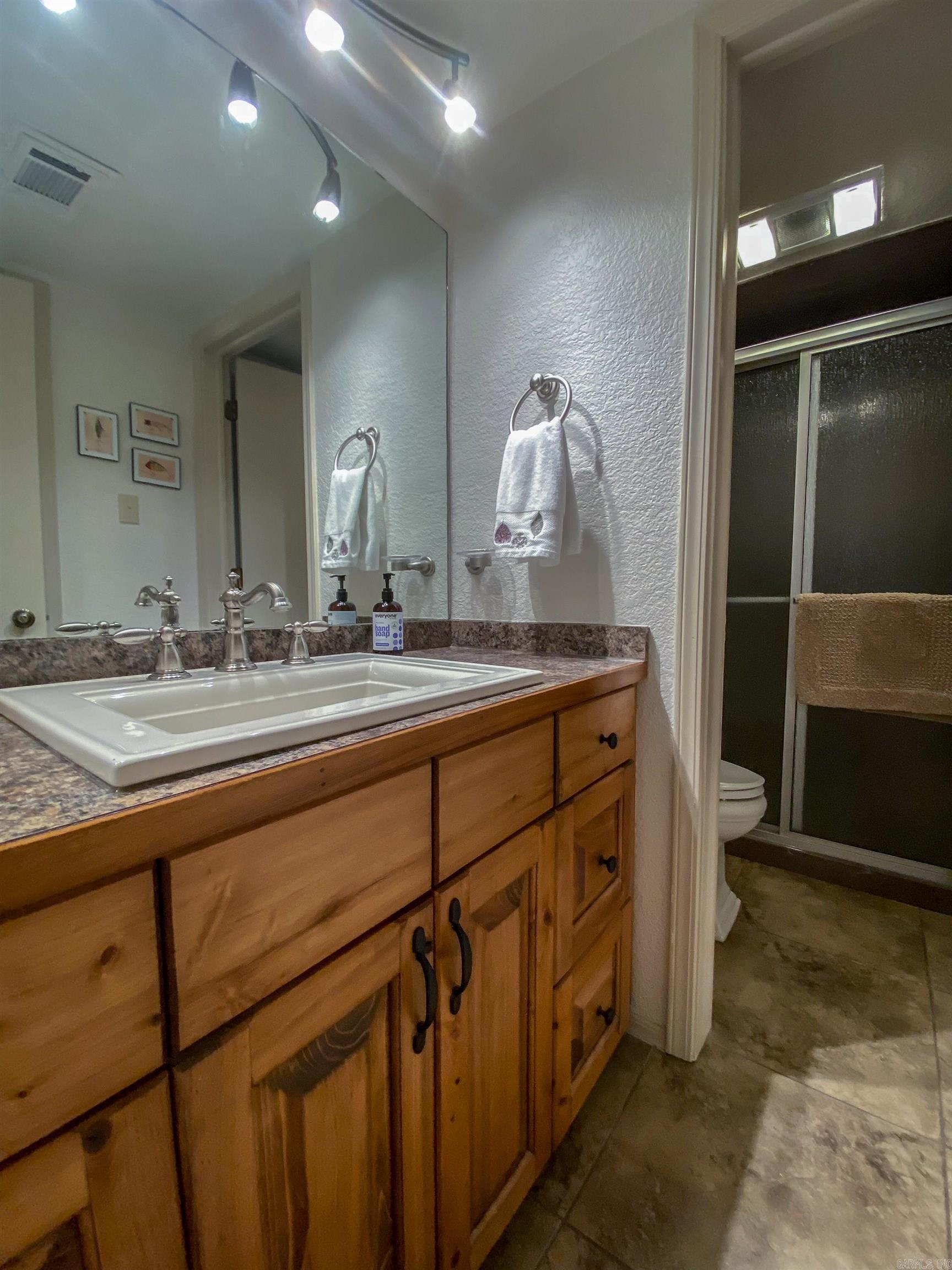 TREEHOUSE CONDO - Residential