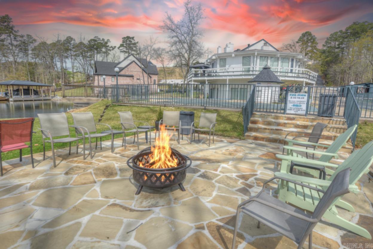 TREEHOUSE CONDO - Residential