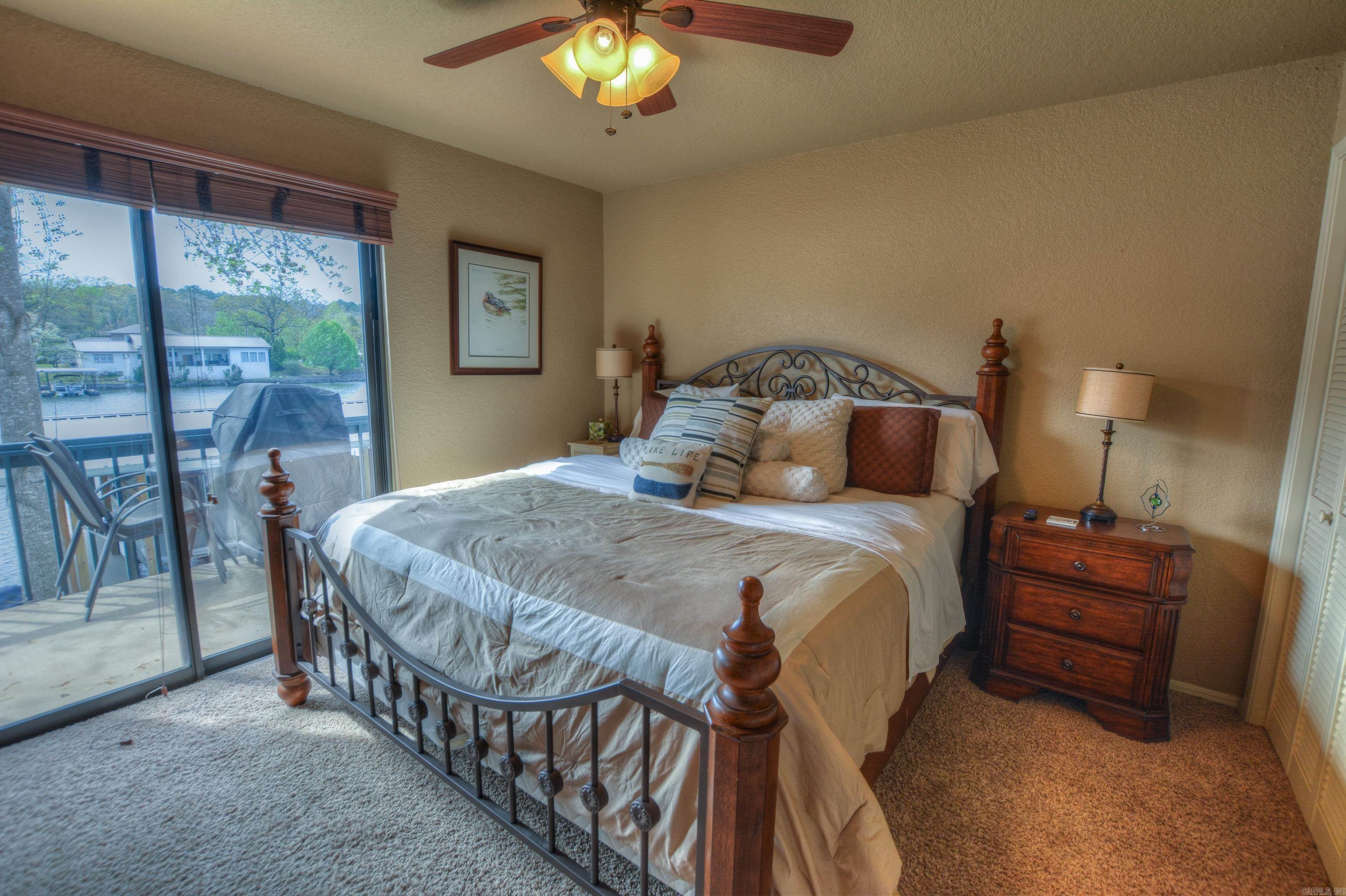 TREEHOUSE CONDO - Residential