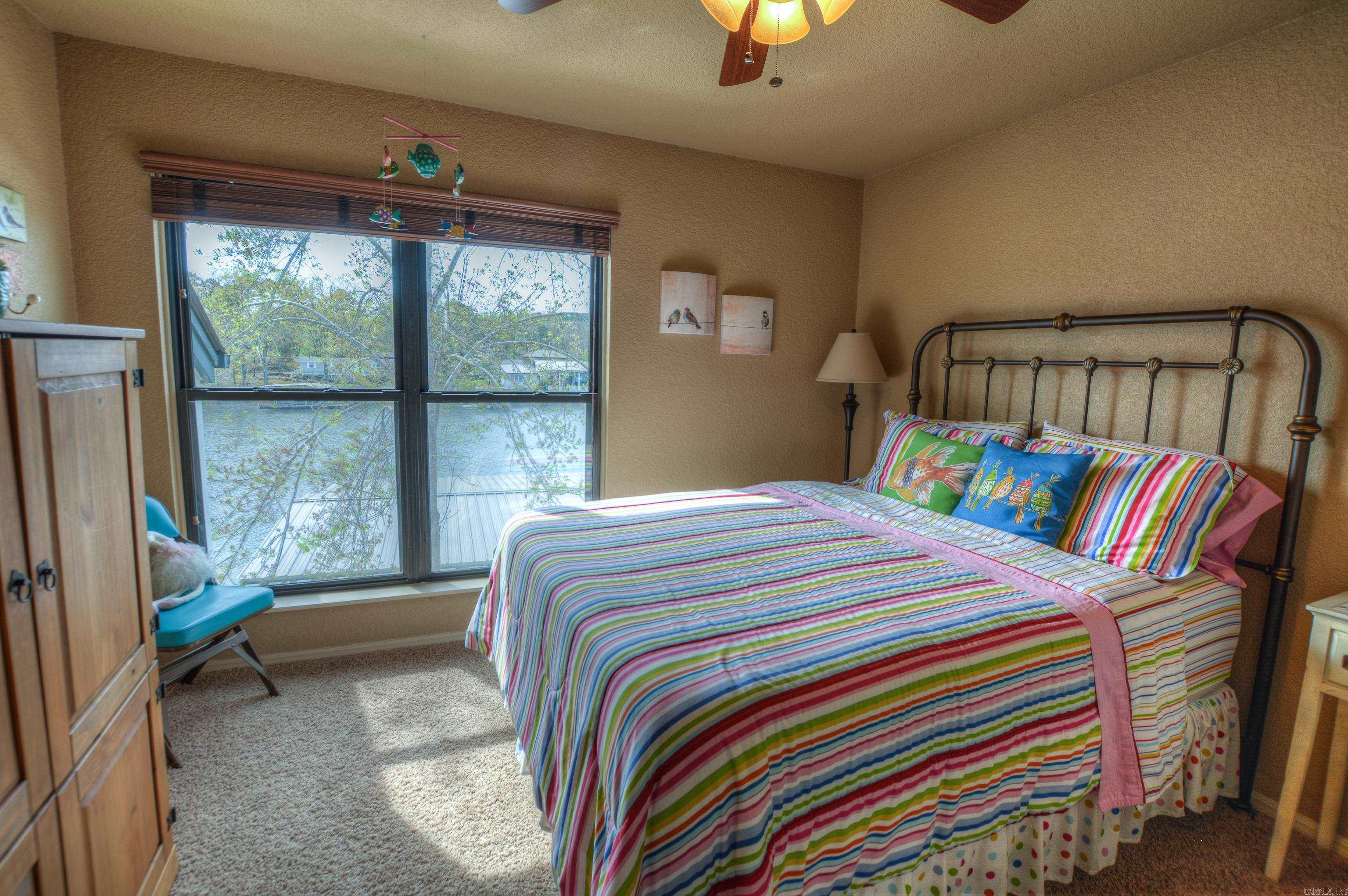 TREEHOUSE CONDO - Residential