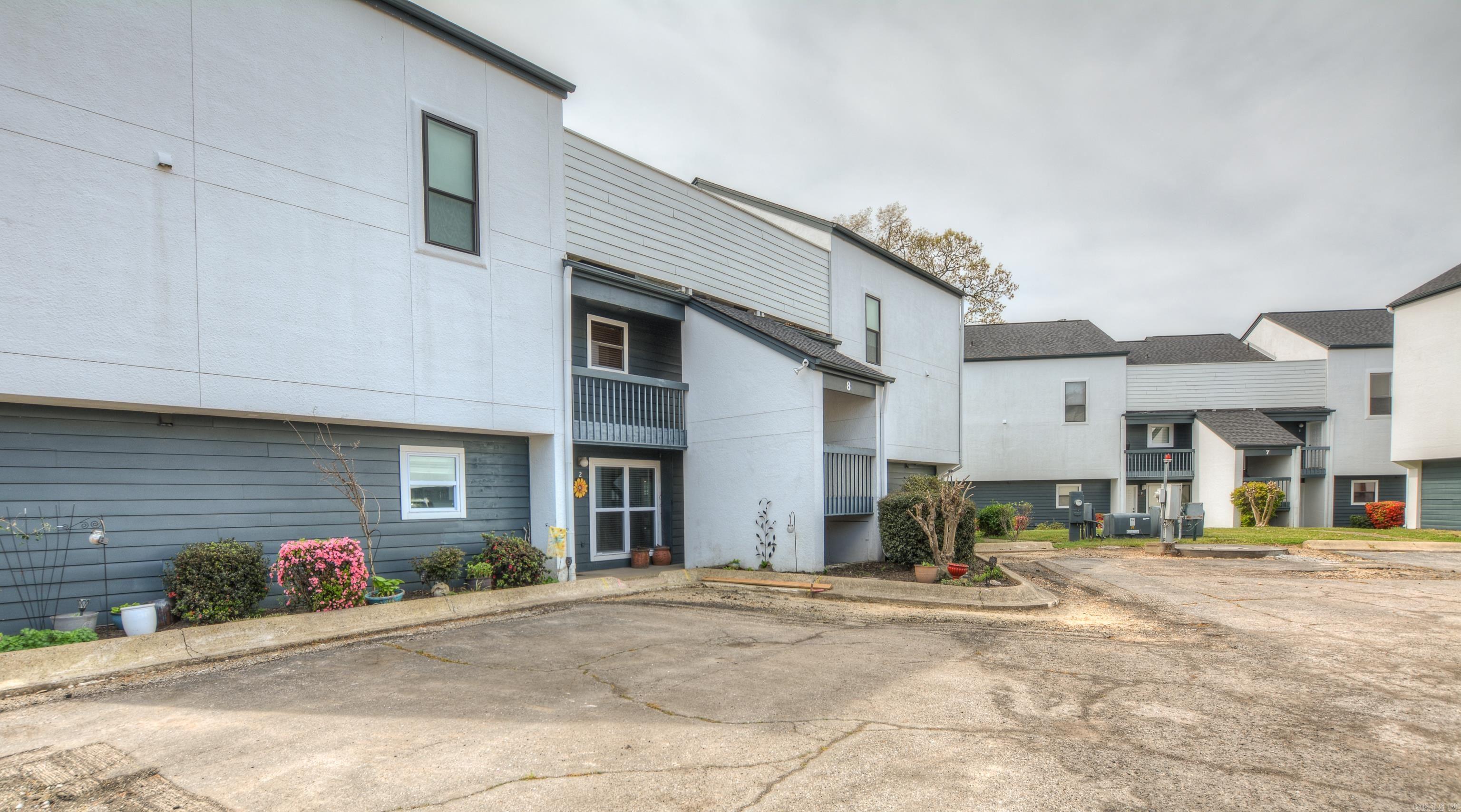TREEHOUSE CONDO - Residential