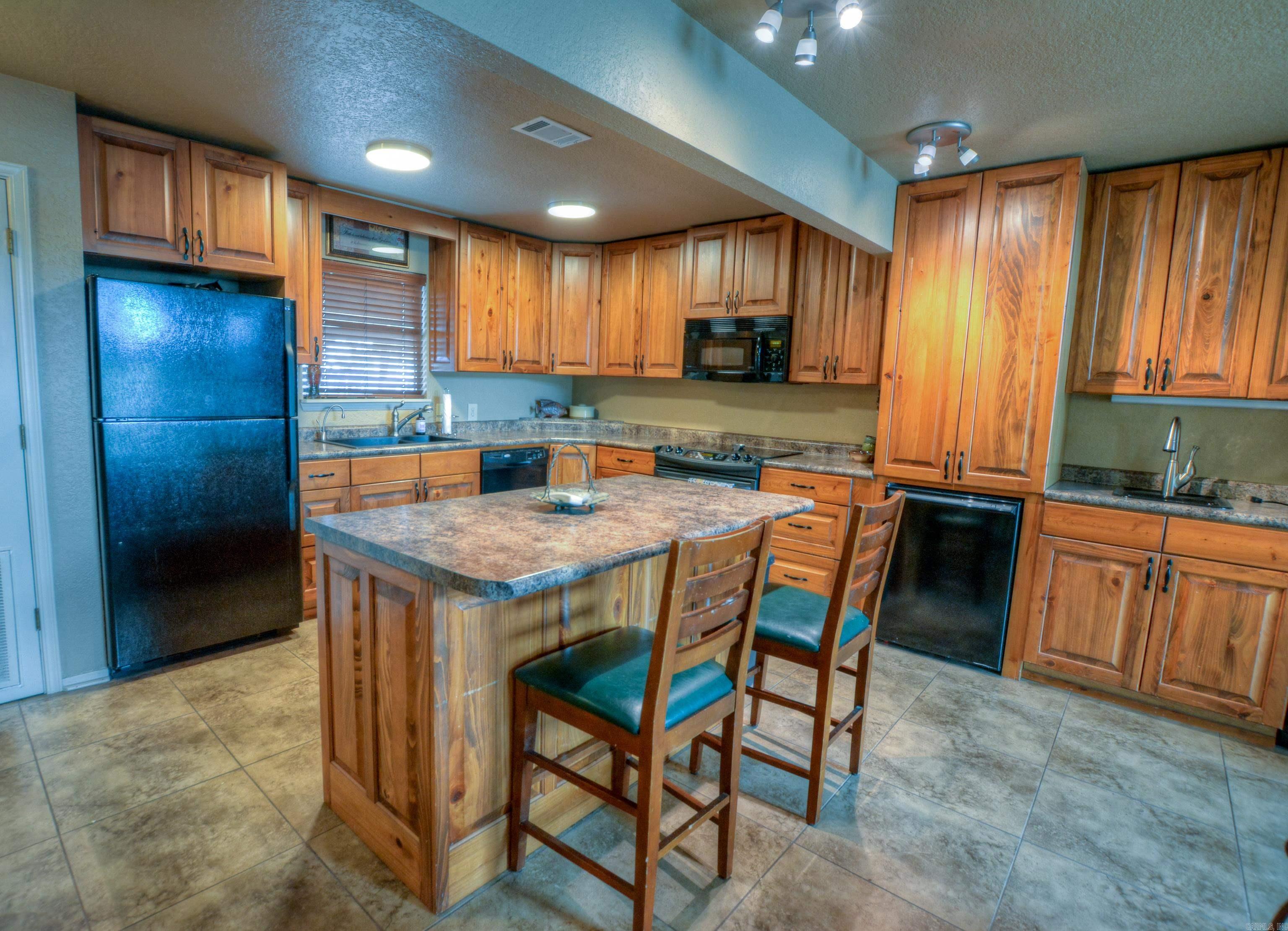 TREEHOUSE CONDO - Residential