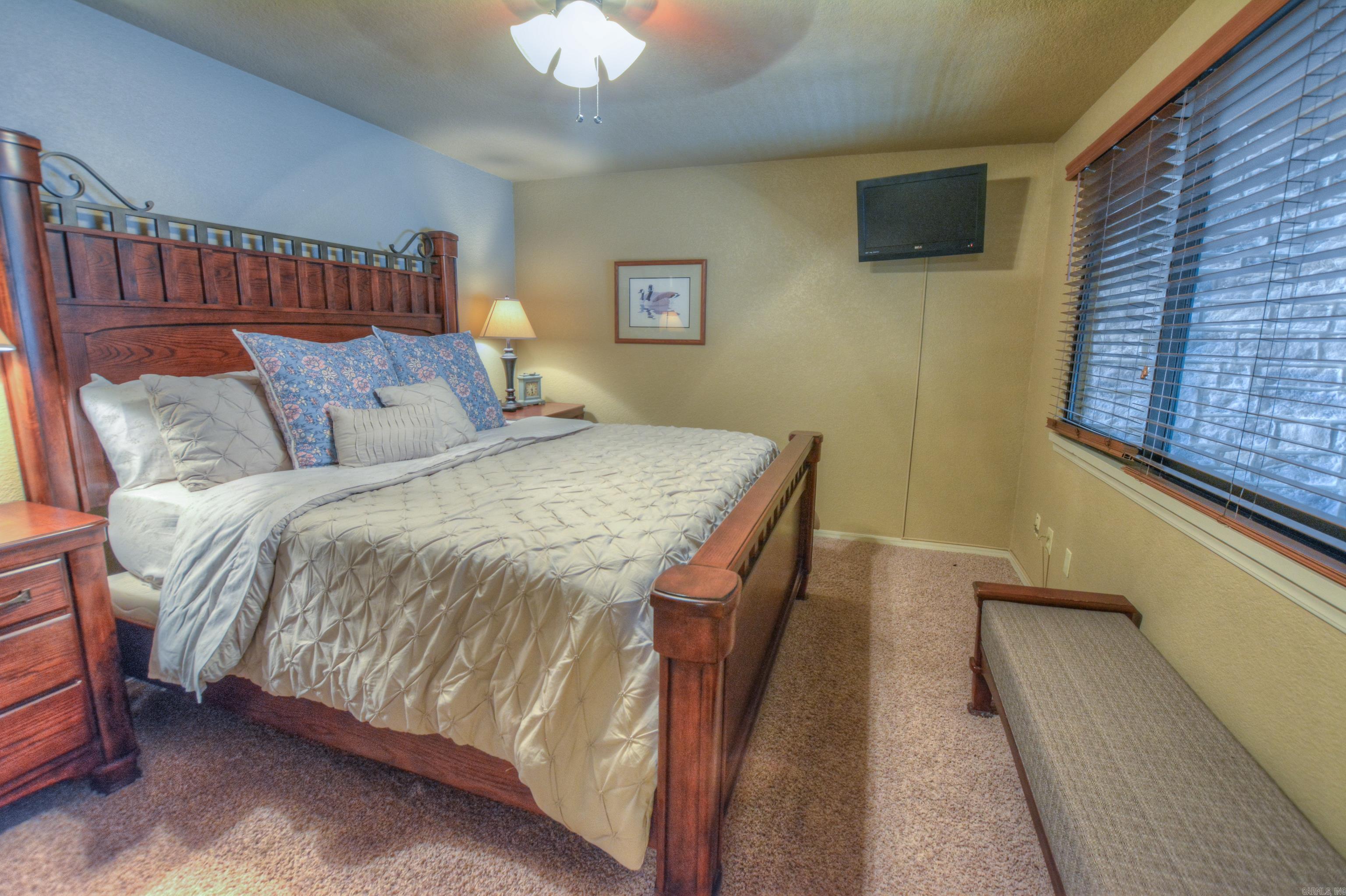 TREEHOUSE CONDO - Residential