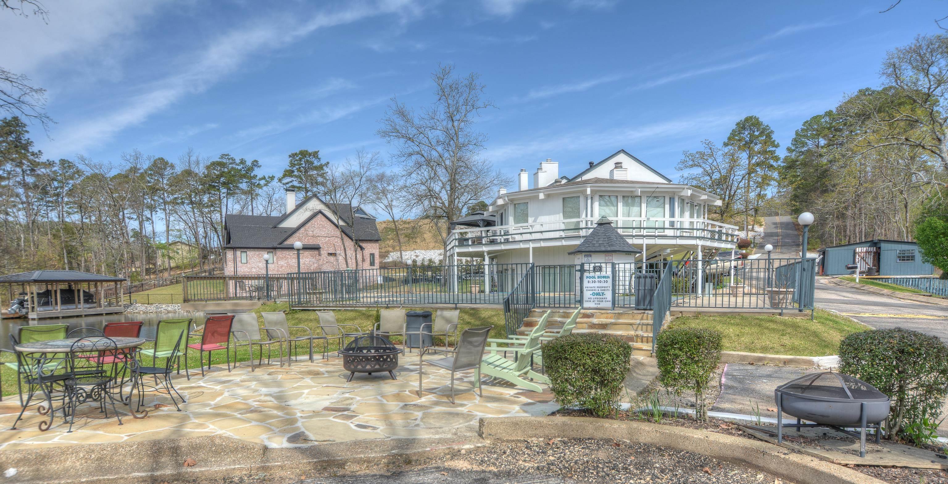 TREEHOUSE CONDO - Residential