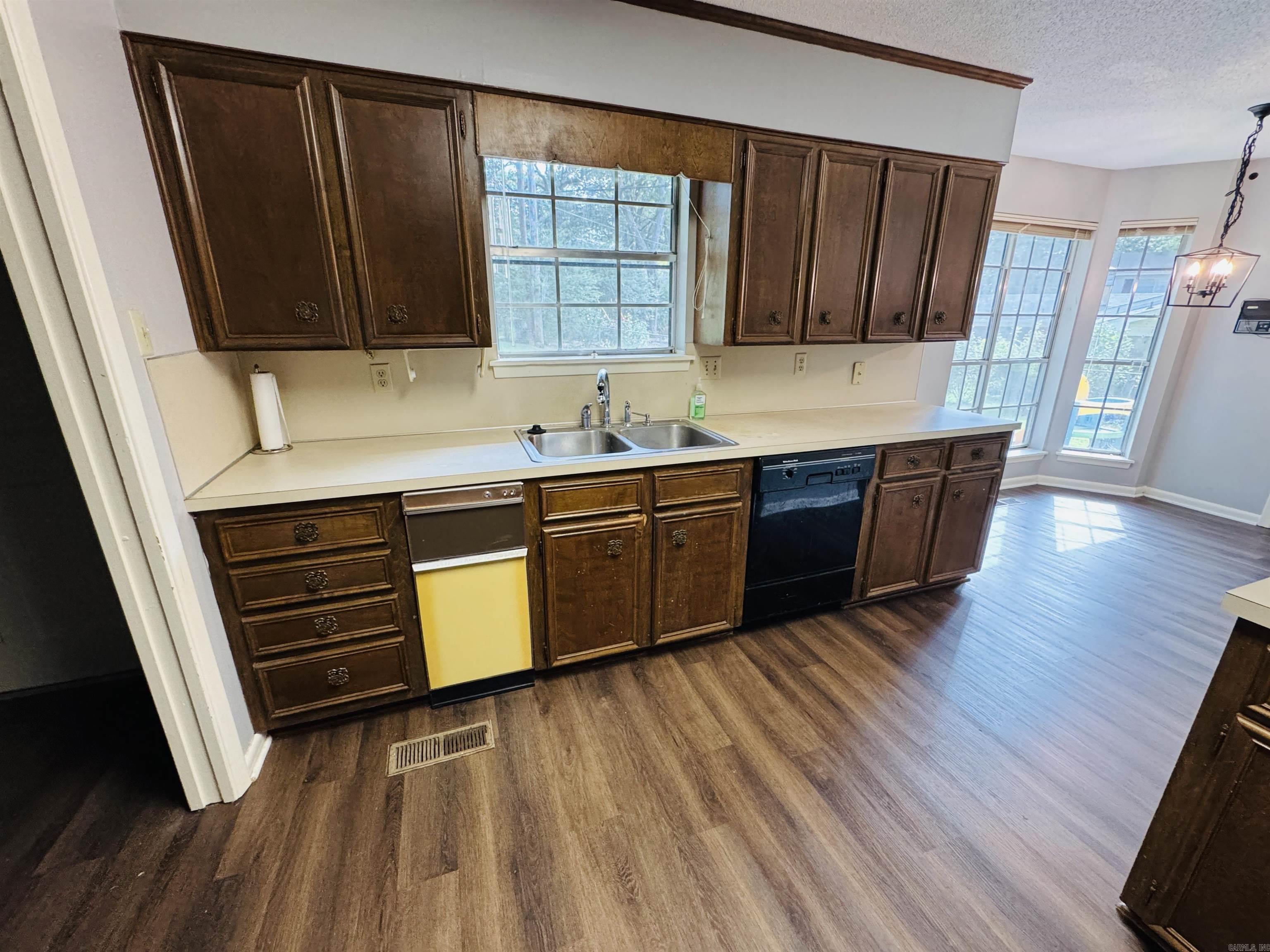 INDIAN HILLS - Residential