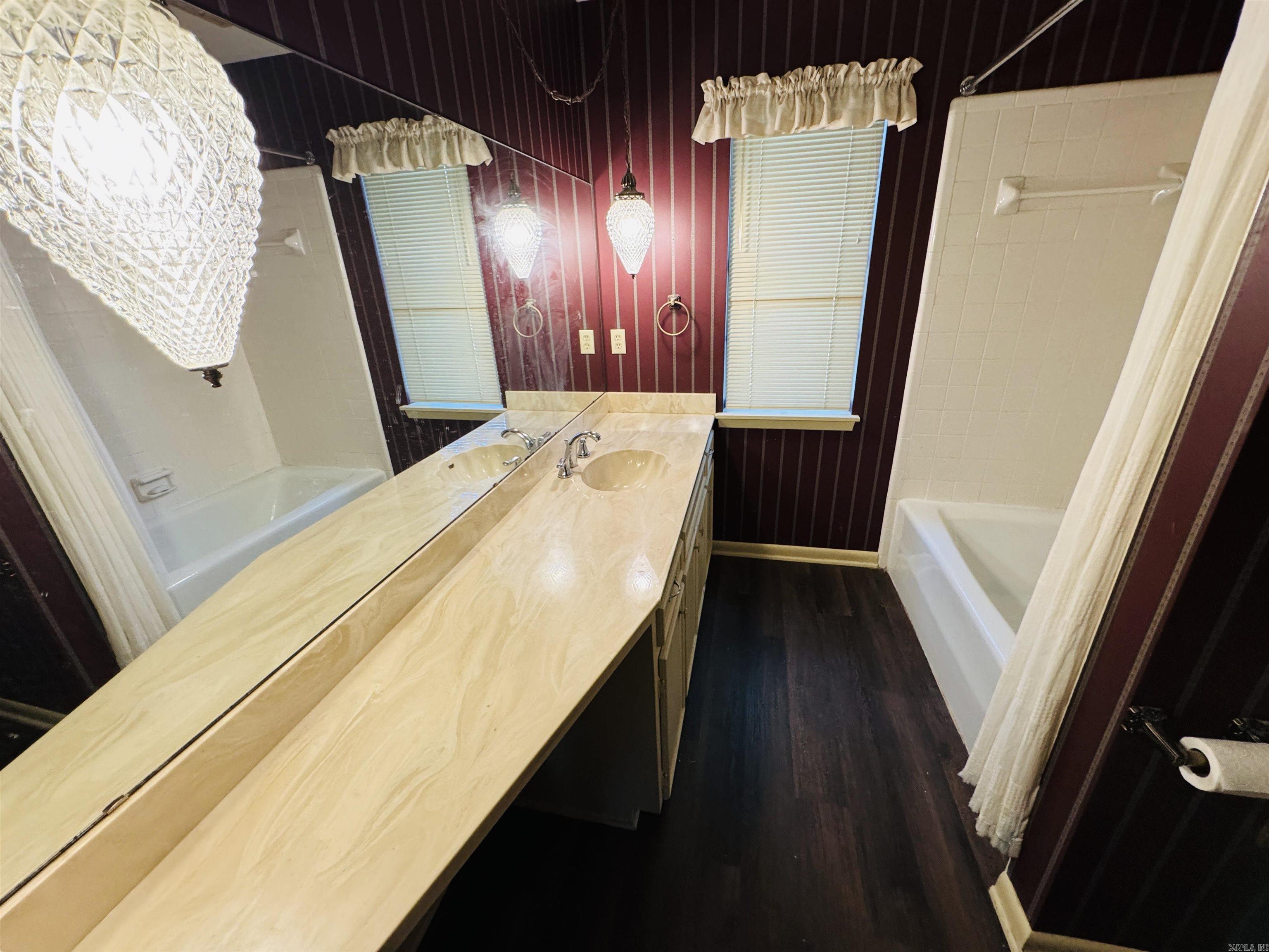 INDIAN HILLS - Residential