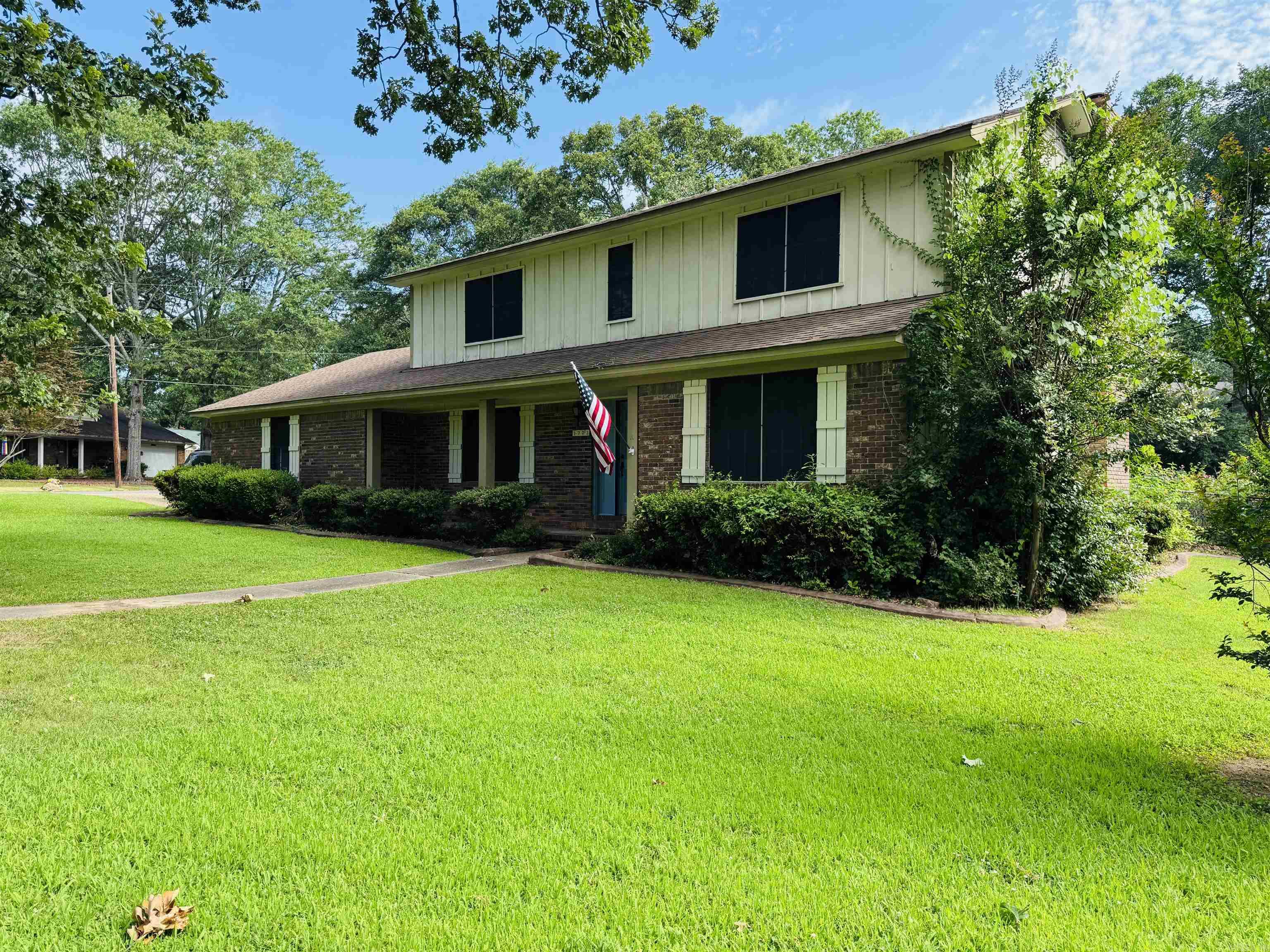 INDIAN HILLS - Residential