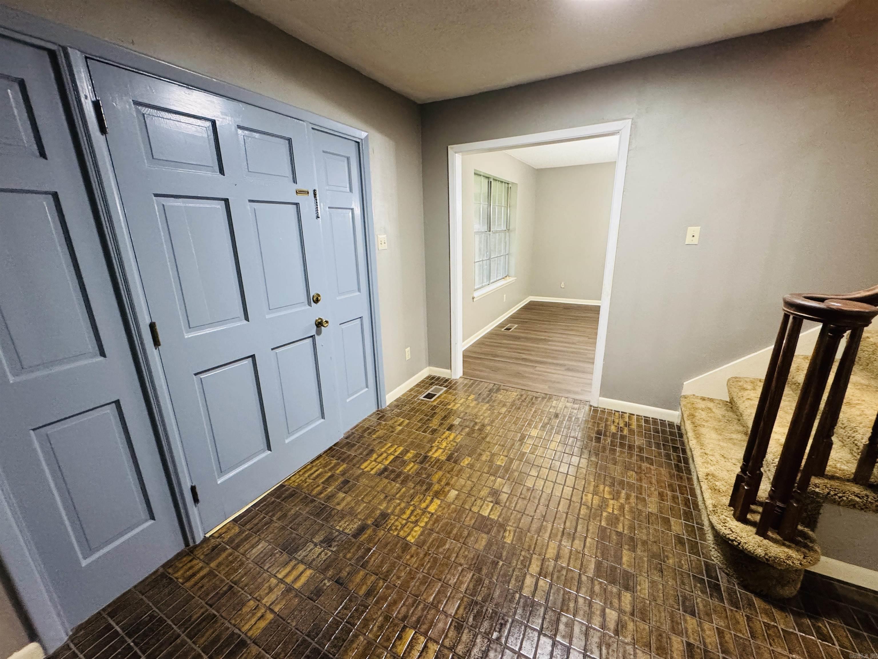 INDIAN HILLS - Residential