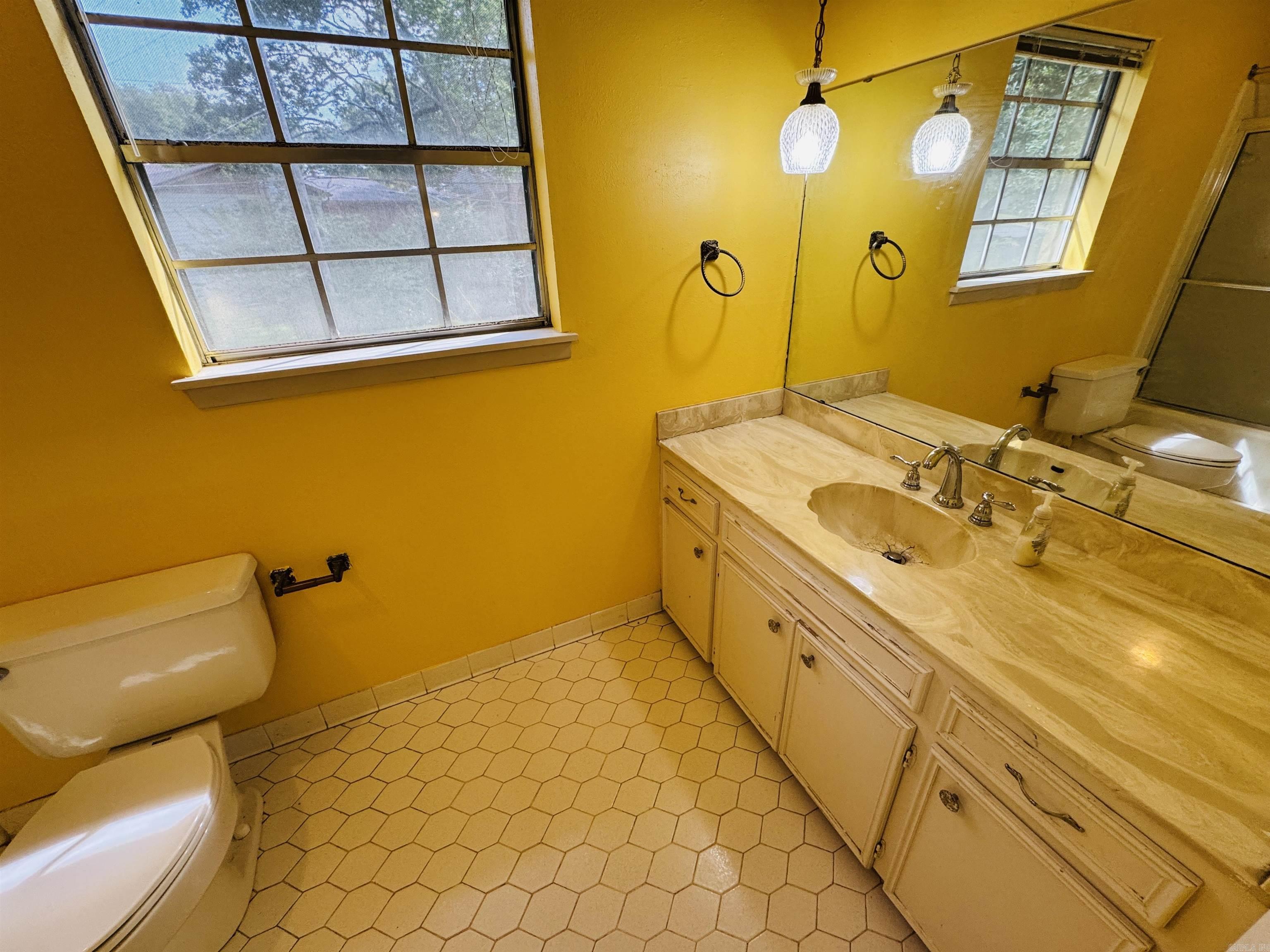 INDIAN HILLS - Residential