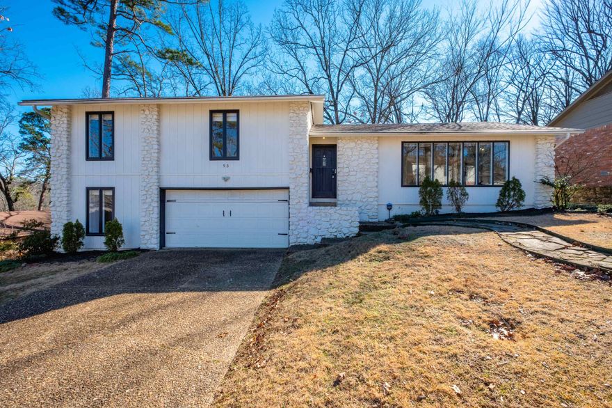 Welcome to 93 Kingspark Rd! This great 5-bedroom, 3- bathroom home is filled with natural light, creating a warm and inviting atmosphere. Highlights include built-in banquet perfect for family meals, a layout ideal for both living and entertaining, and a beautiful backyard for outdoor enjoyment. Come see this amazing home today!  Agents see remarks.