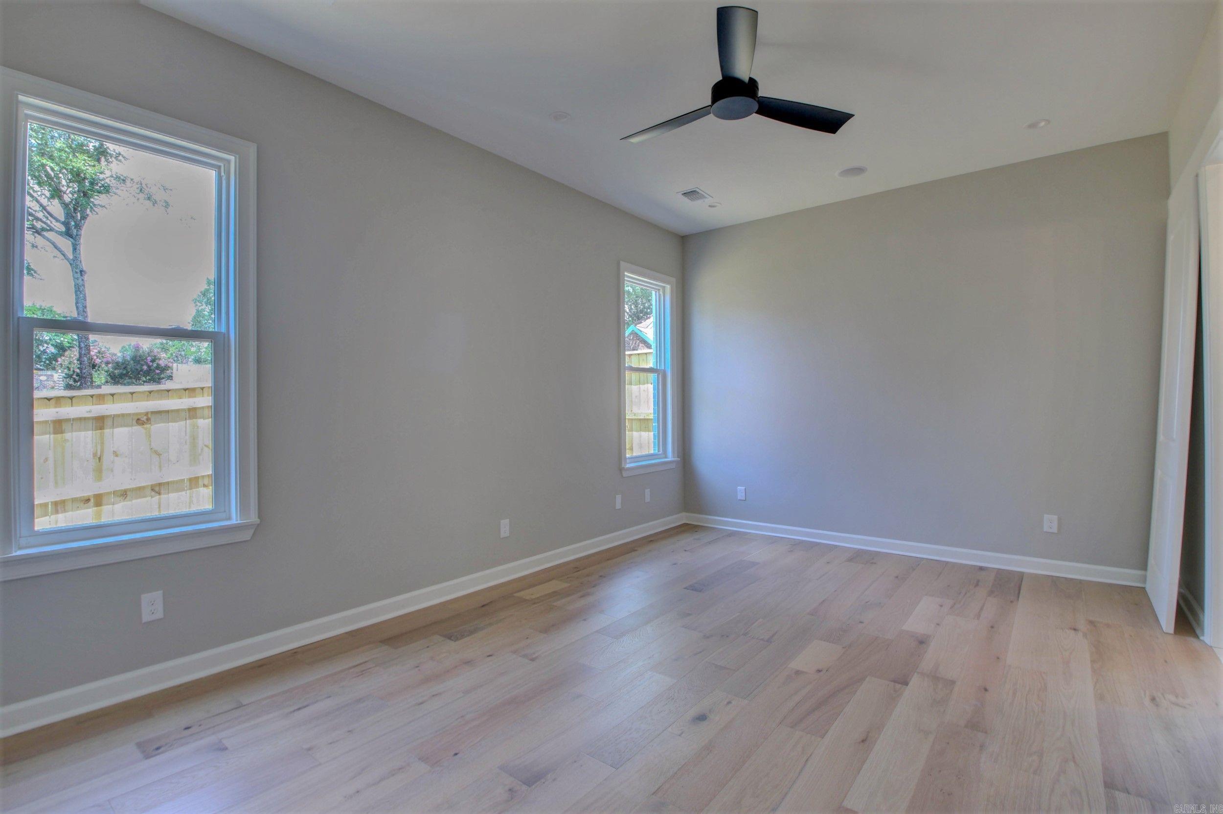 MERGERON COURT - Residential