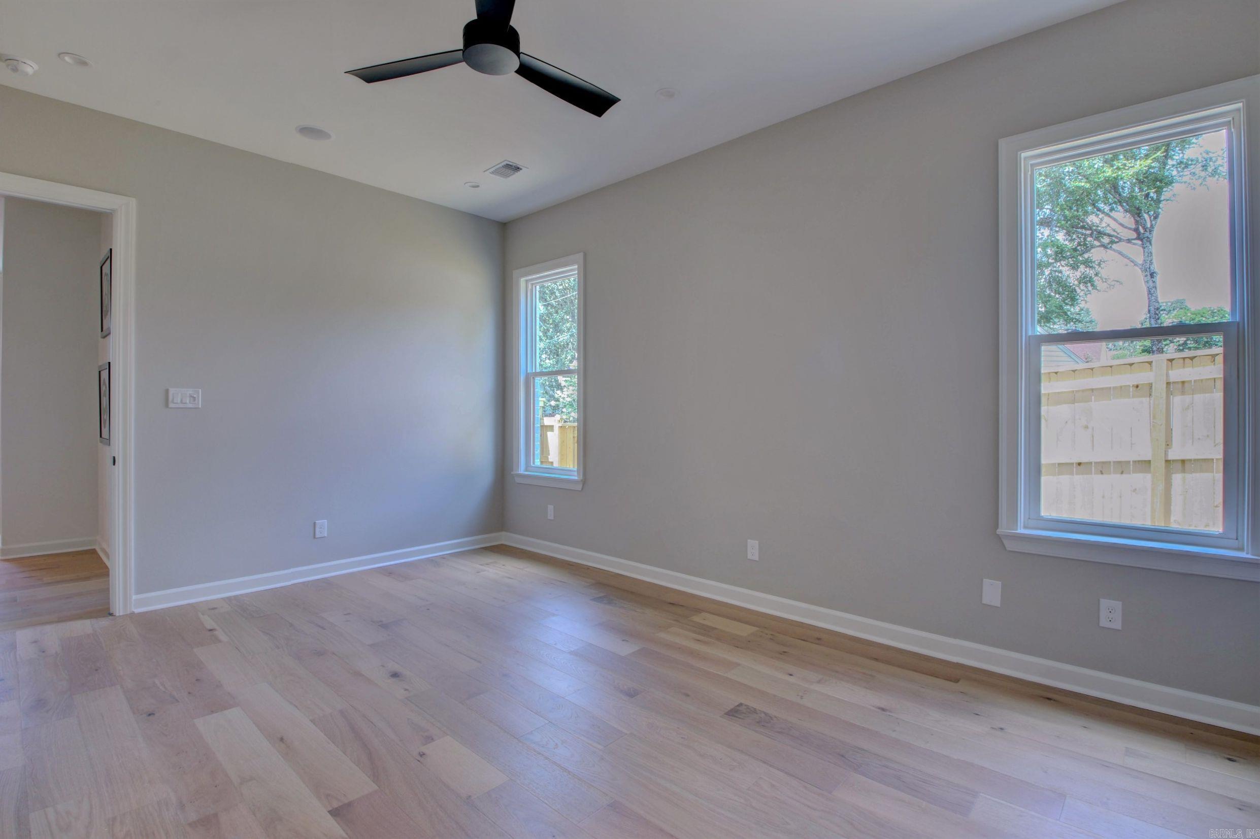 MERGERON COURT - Residential