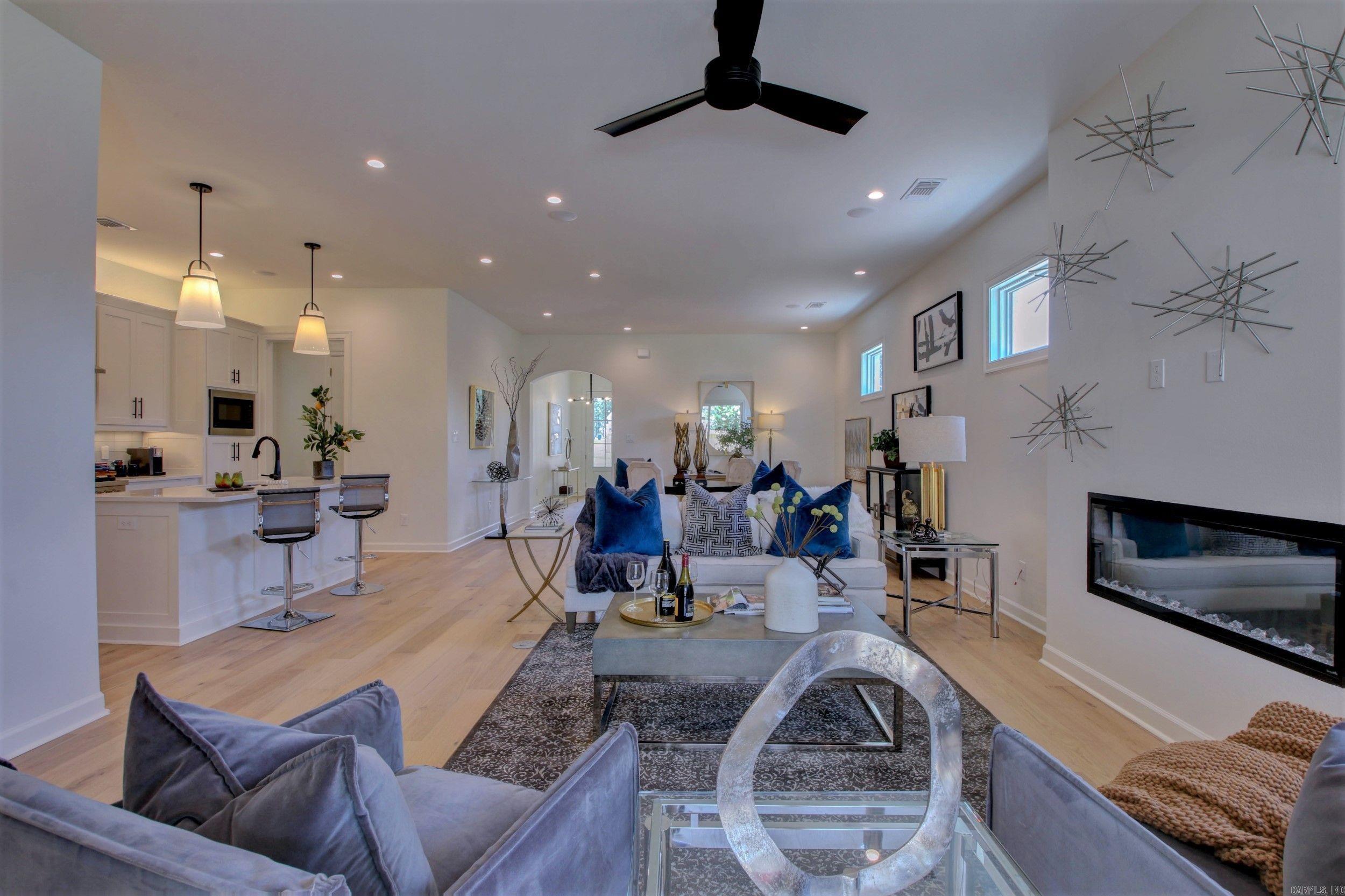 MERGERON COURT - Residential