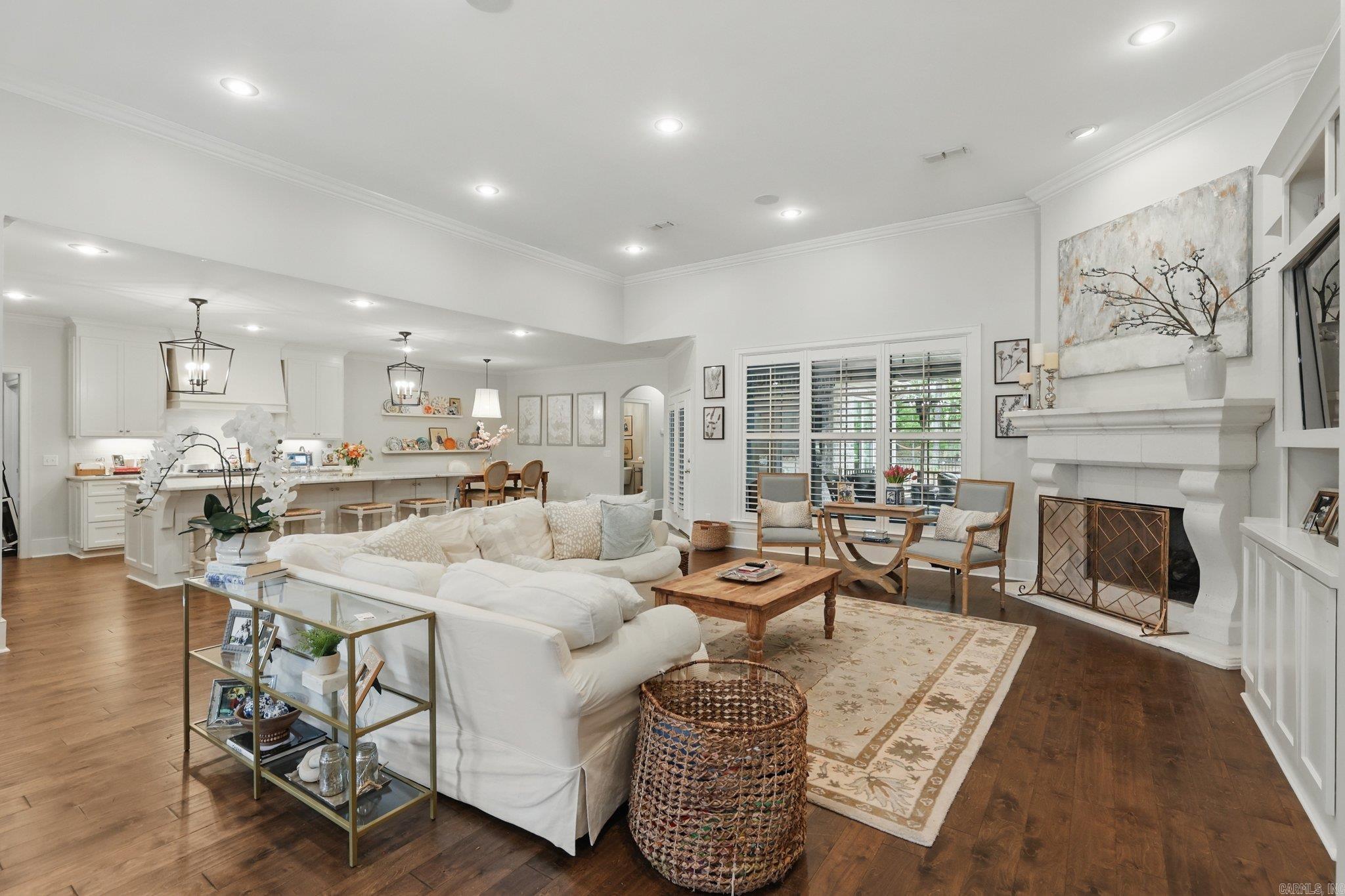 CHENAL VALLEY "MIRAMAR PLACE" - Residential