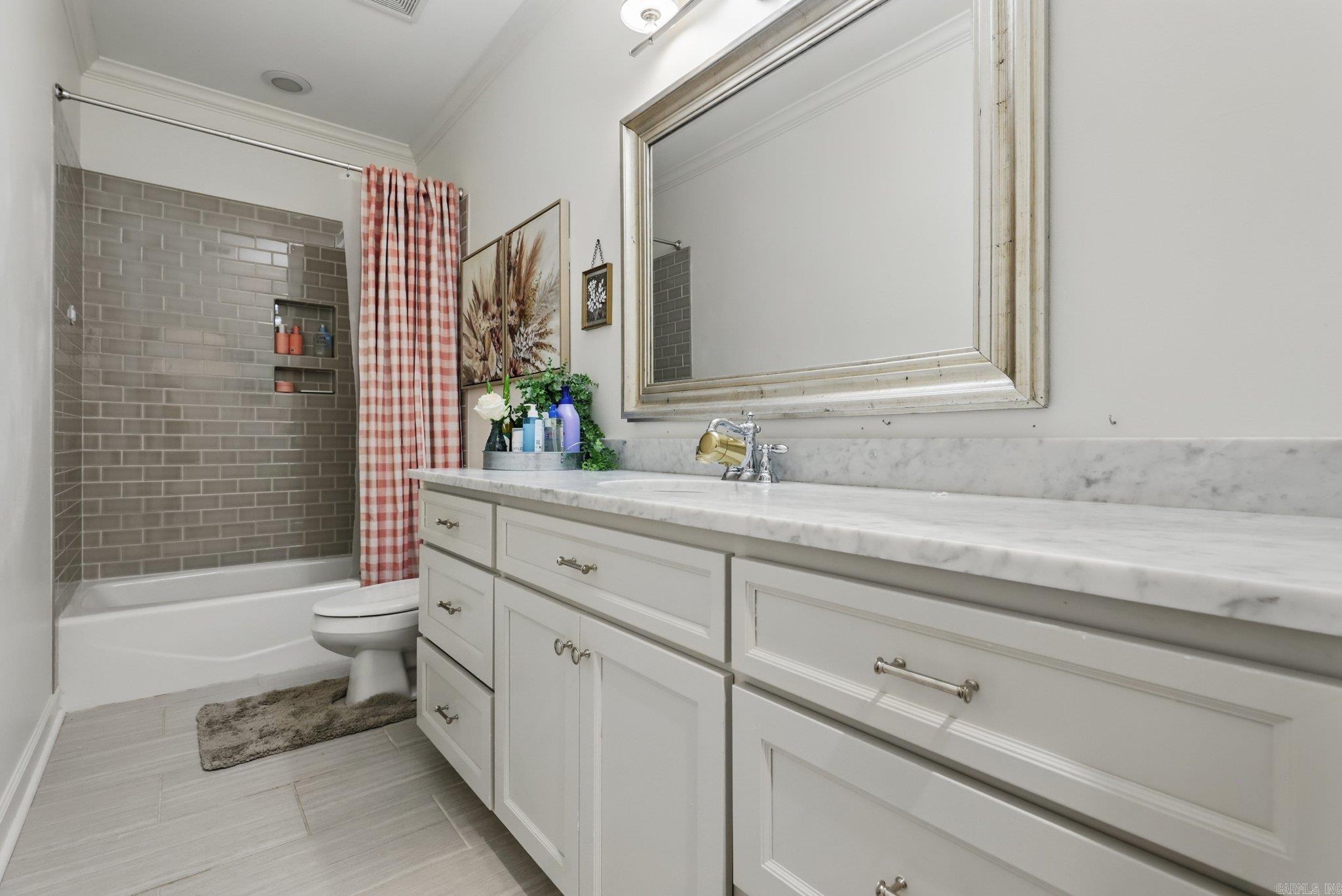 CHENAL VALLEY "MIRAMAR PLACE" - Residential