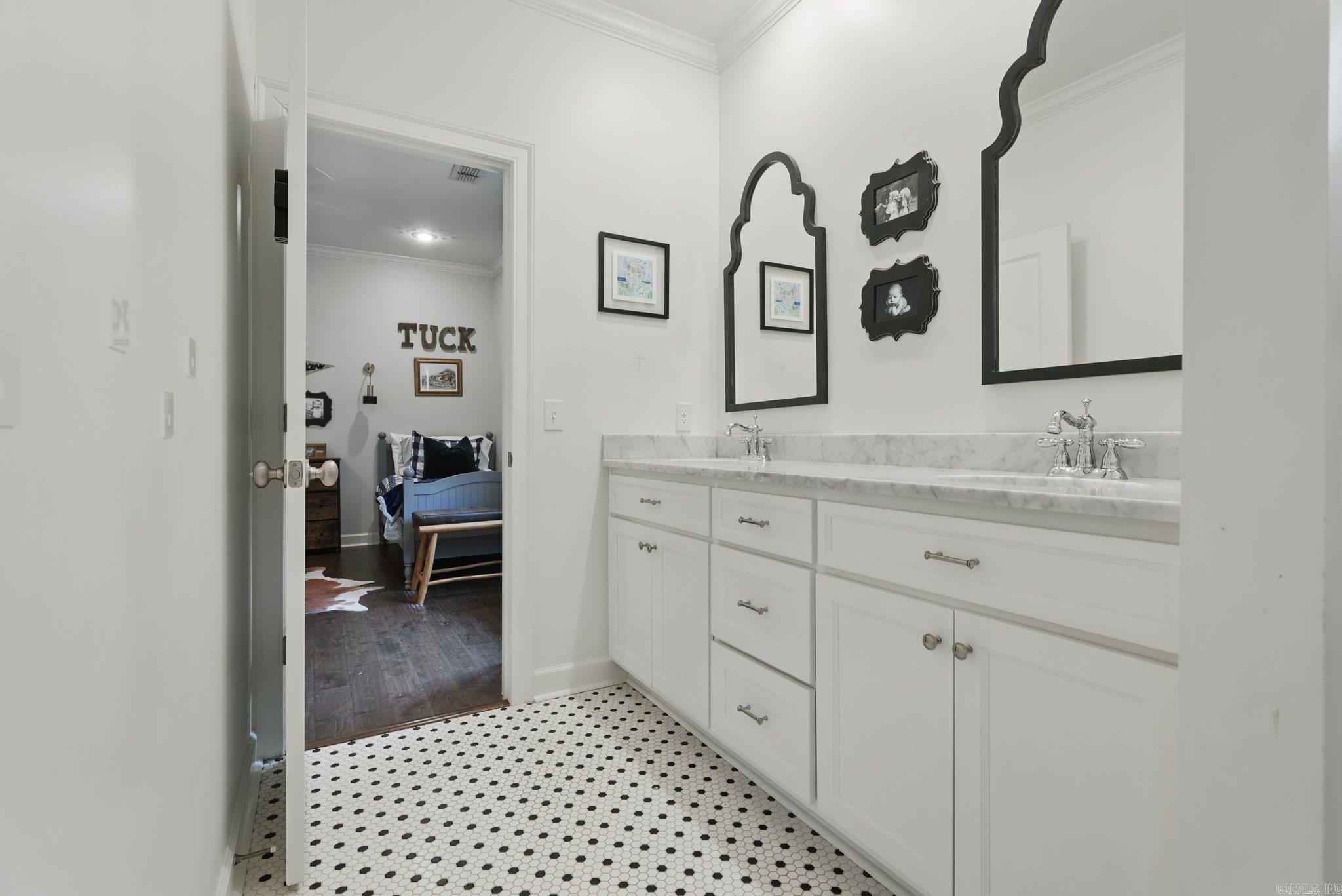 CHENAL VALLEY "MIRAMAR PLACE" - Residential