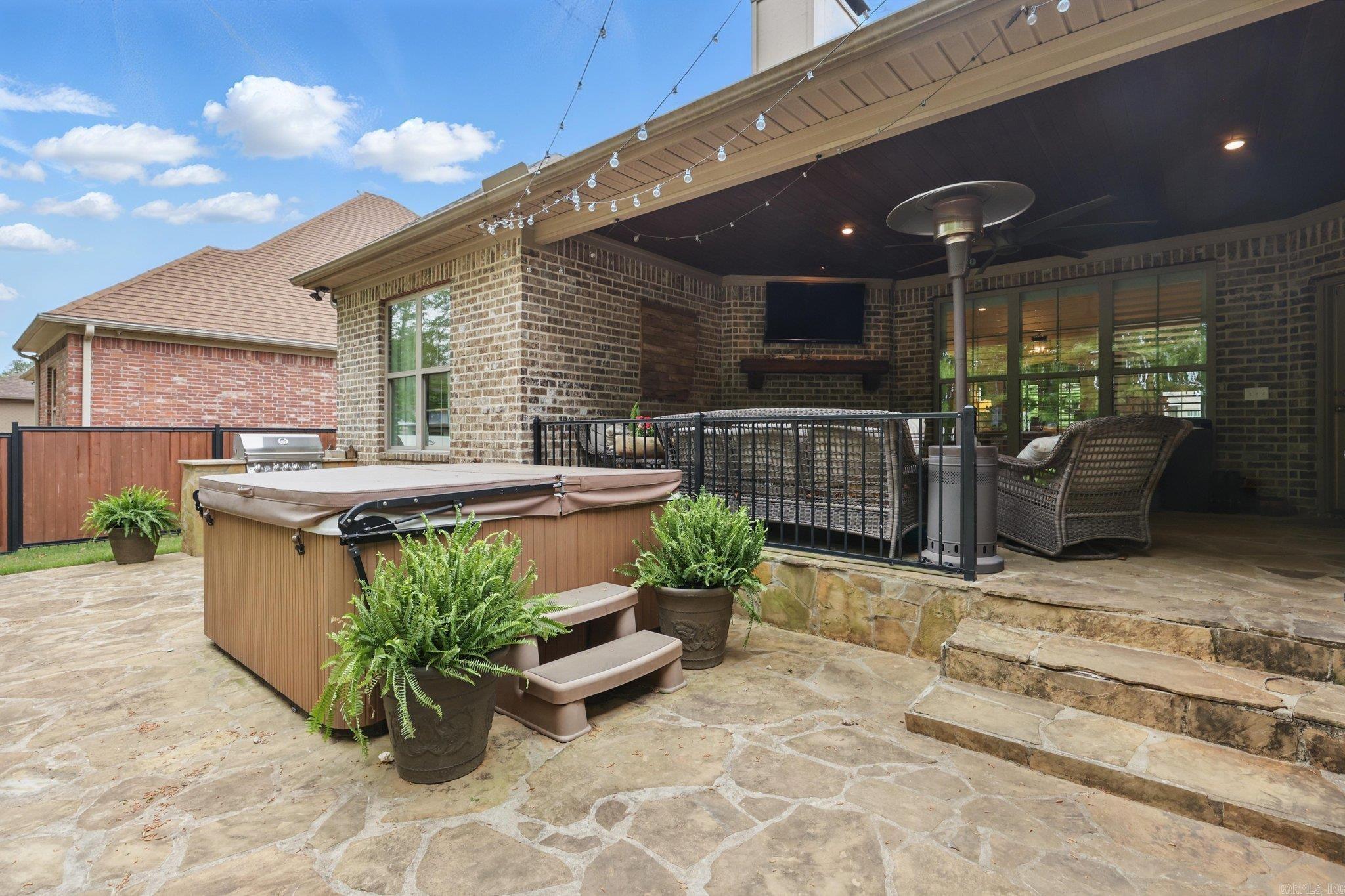 CHENAL VALLEY "MIRAMAR PLACE" - Residential