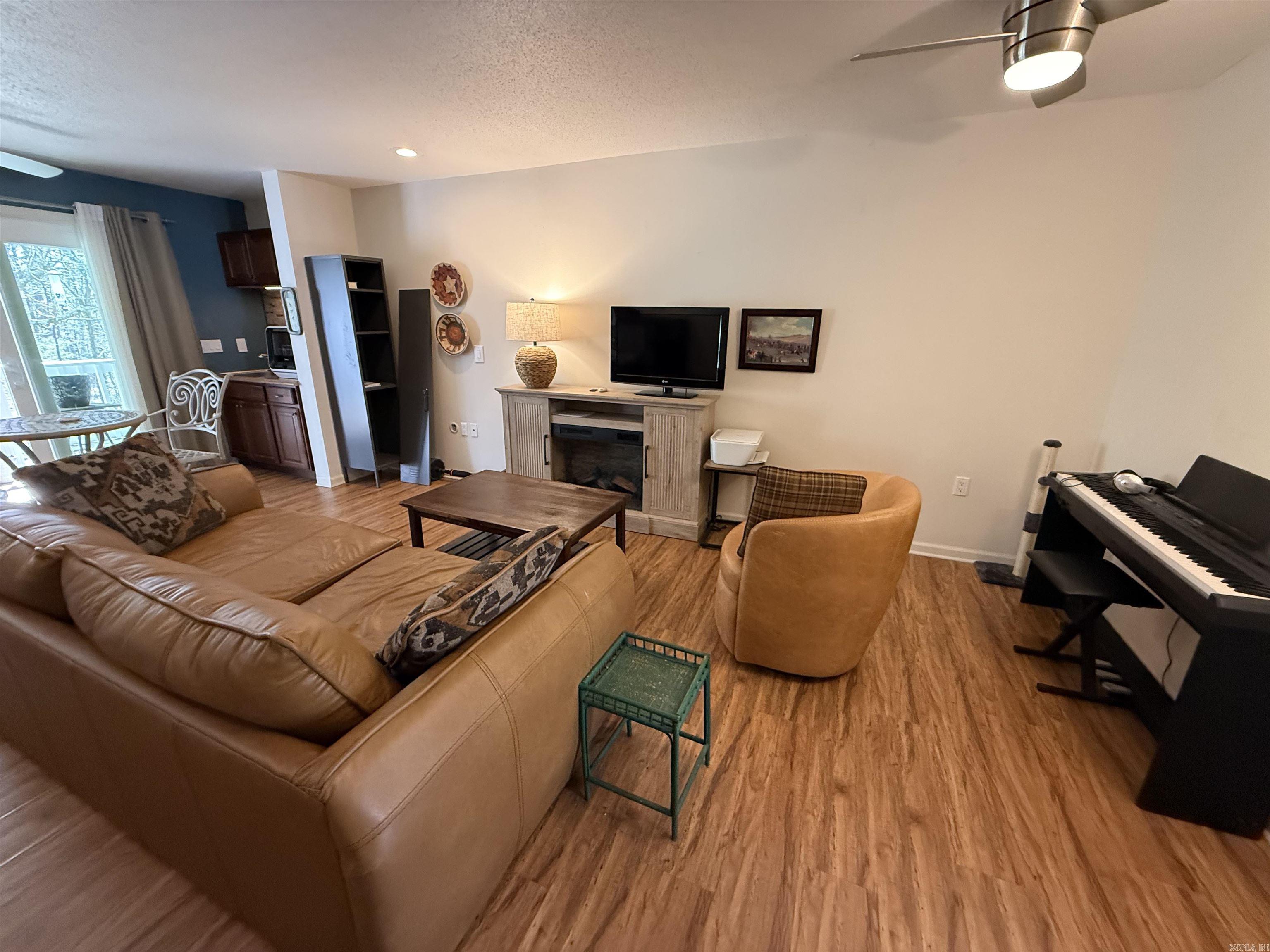 SUMMERHILL PLACE CONDOS - Residential