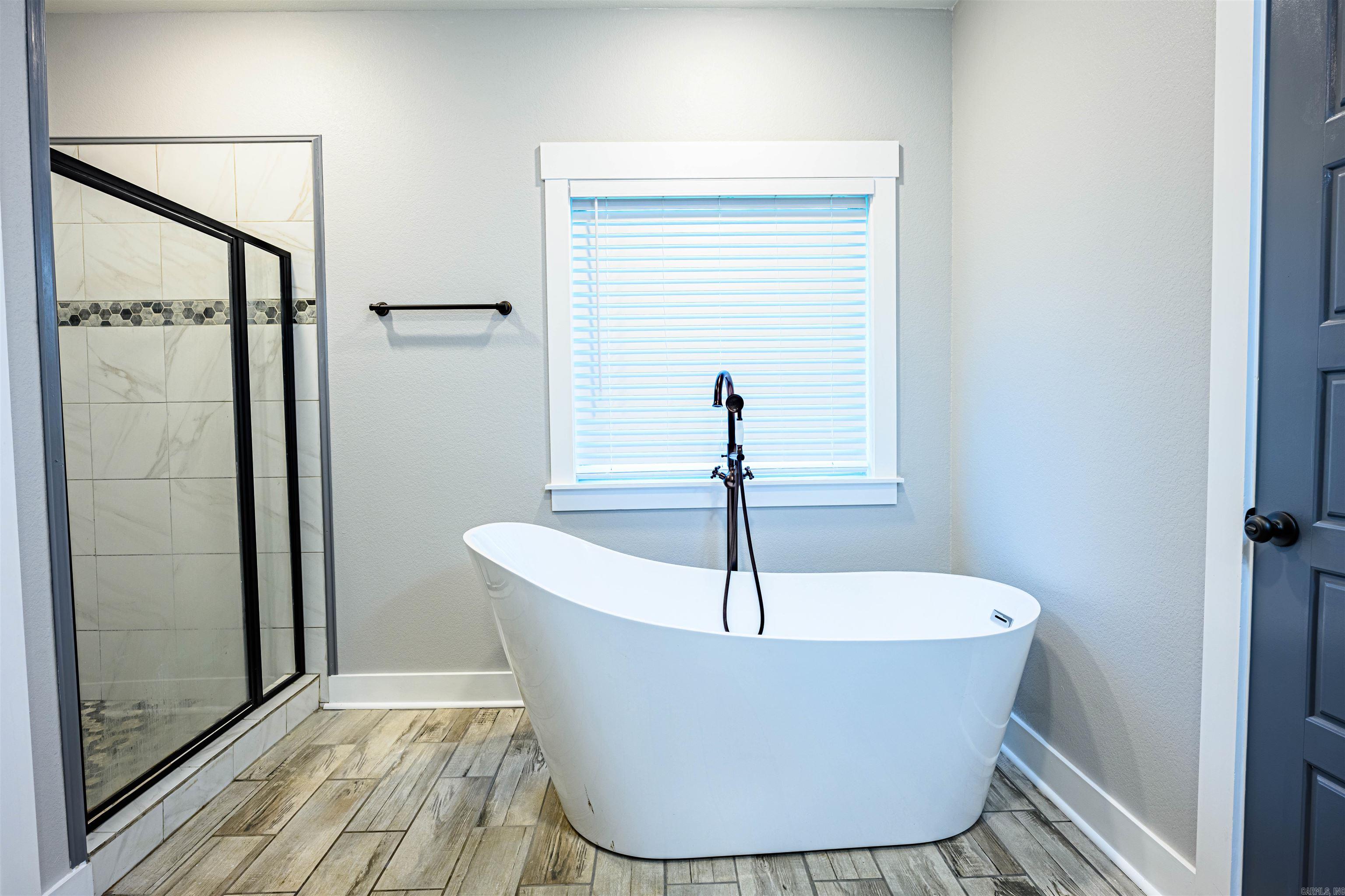 CIRCLE B - Residential