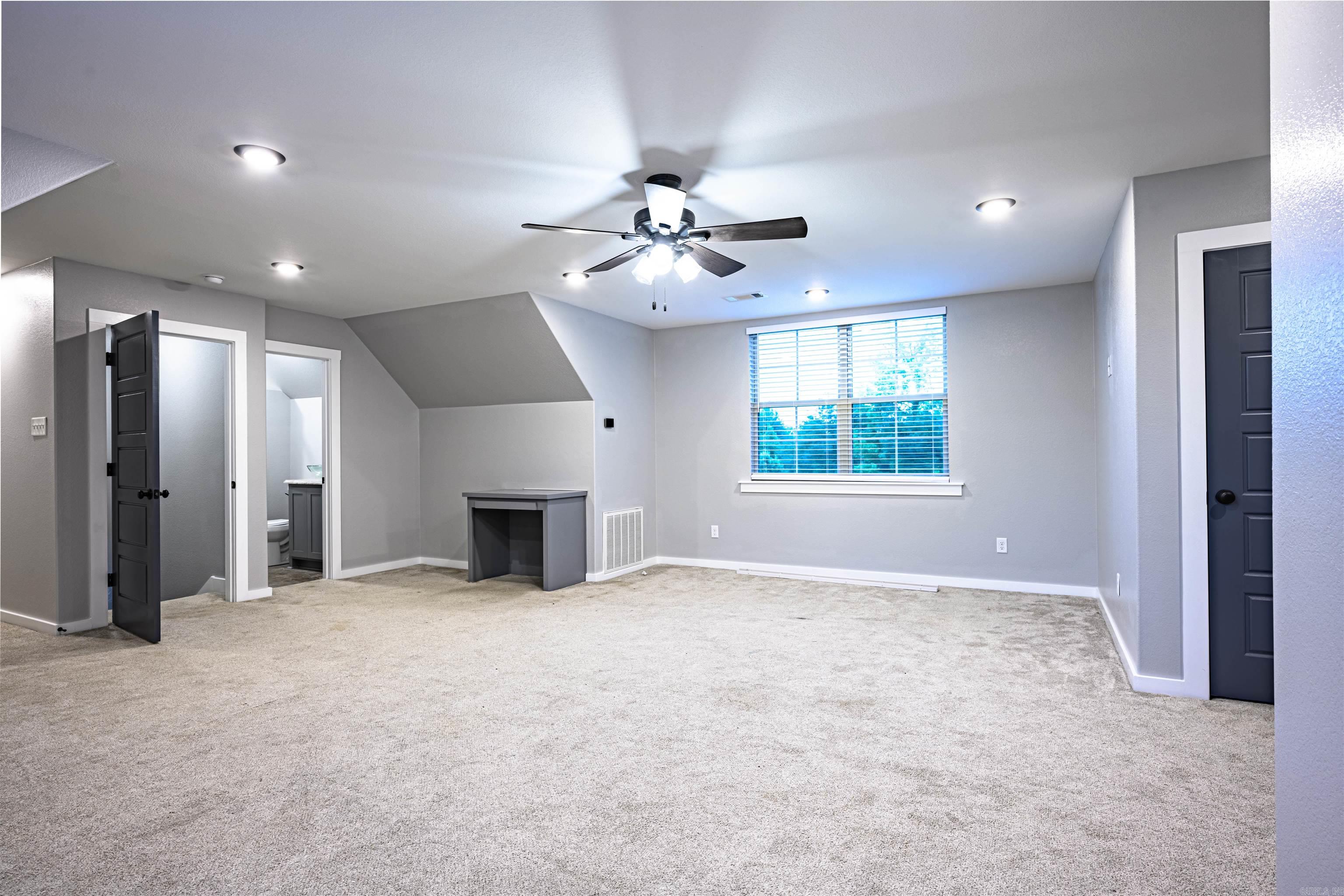 CIRCLE B - Residential