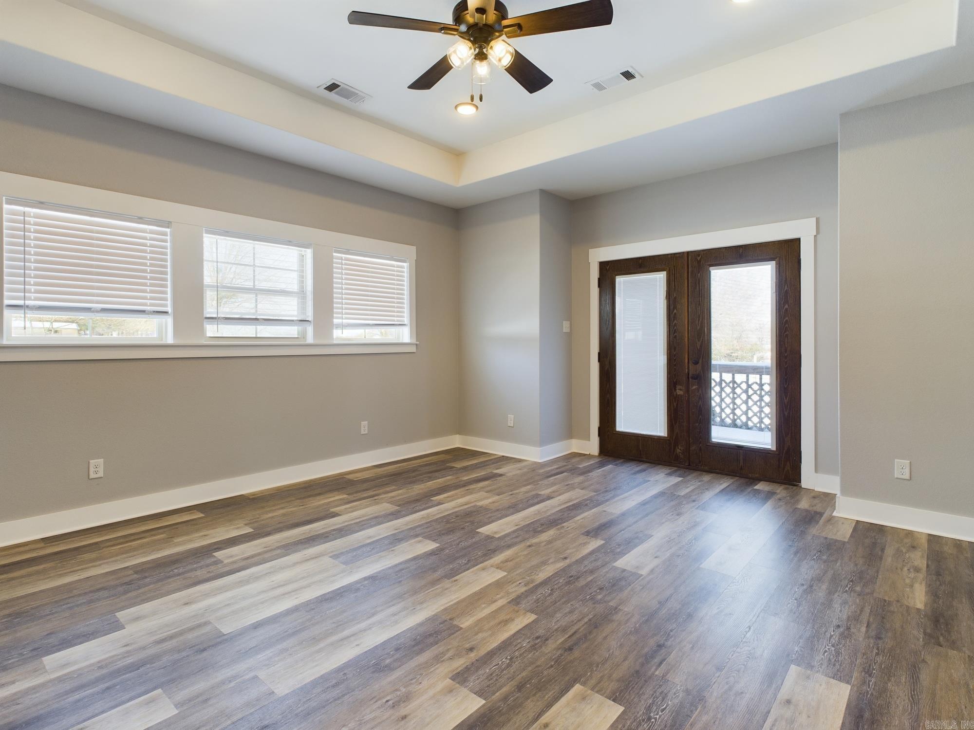 CIRCLE B - Residential